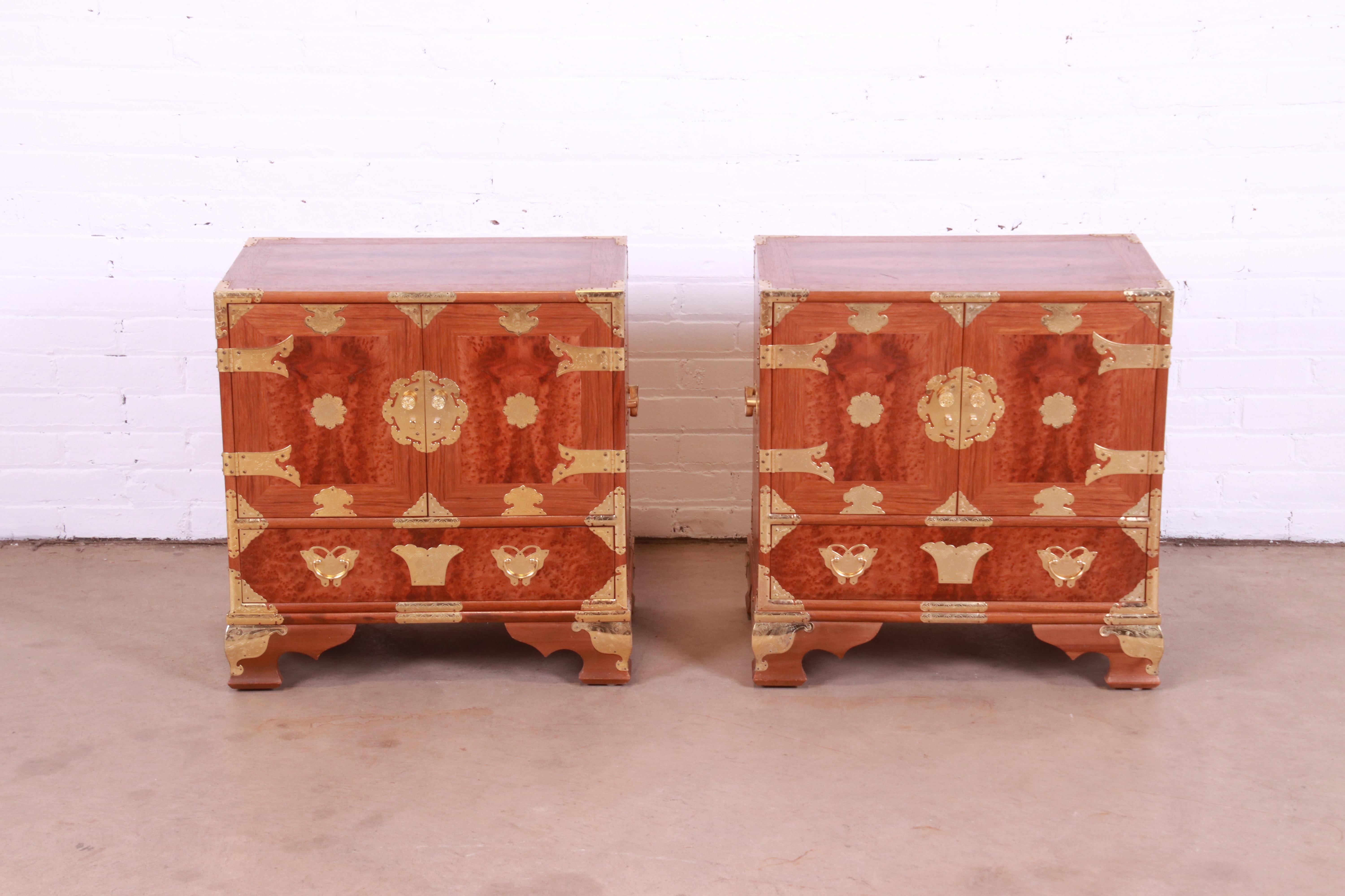 Mid-Century Hollywood Regency Chinoiserie Burl Wood and Brass Nightstands, Pair In Good Condition In South Bend, IN