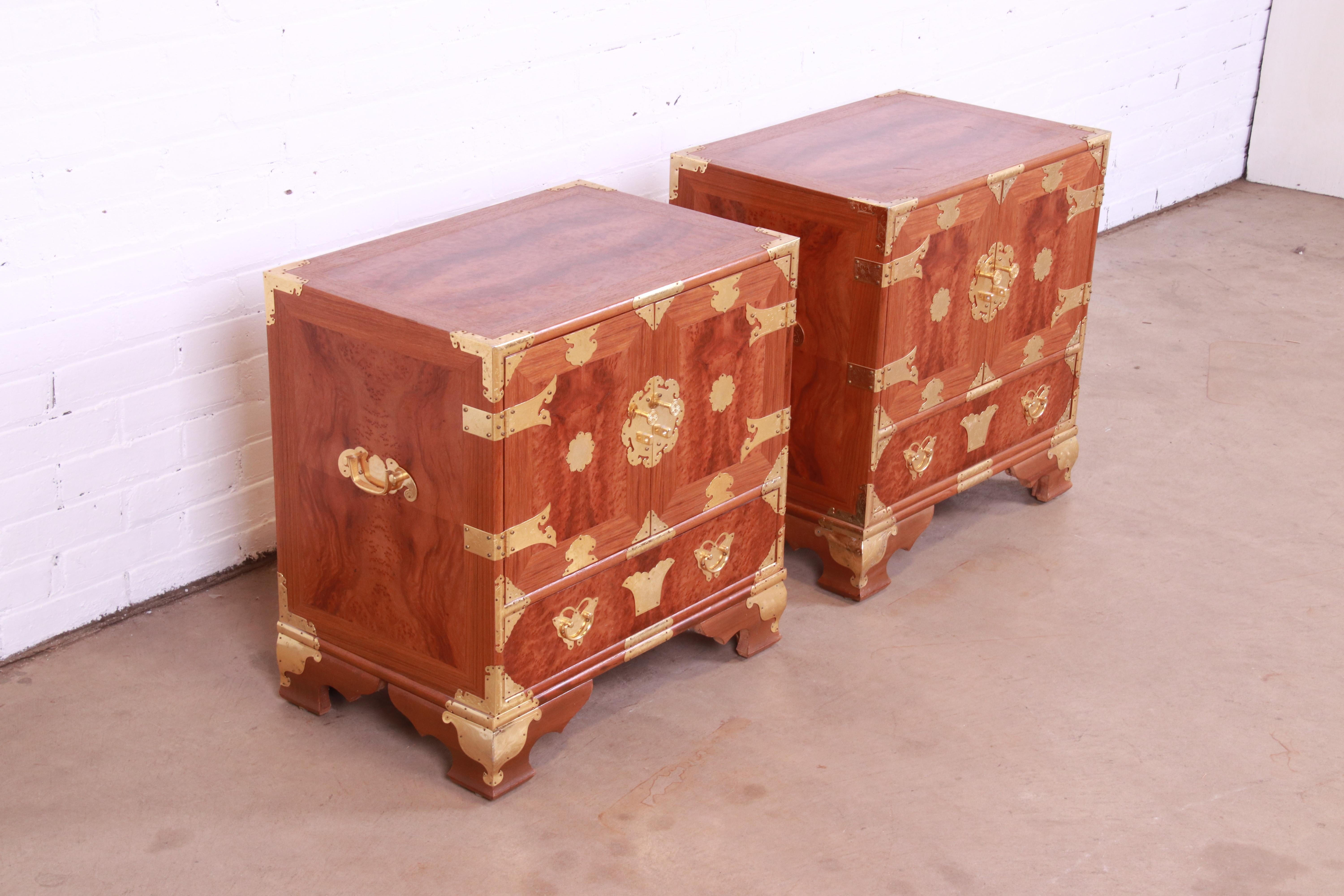 Mid-Century Hollywood Regency Chinoiserie Burl Wood and Brass Nightstands, Pair 1