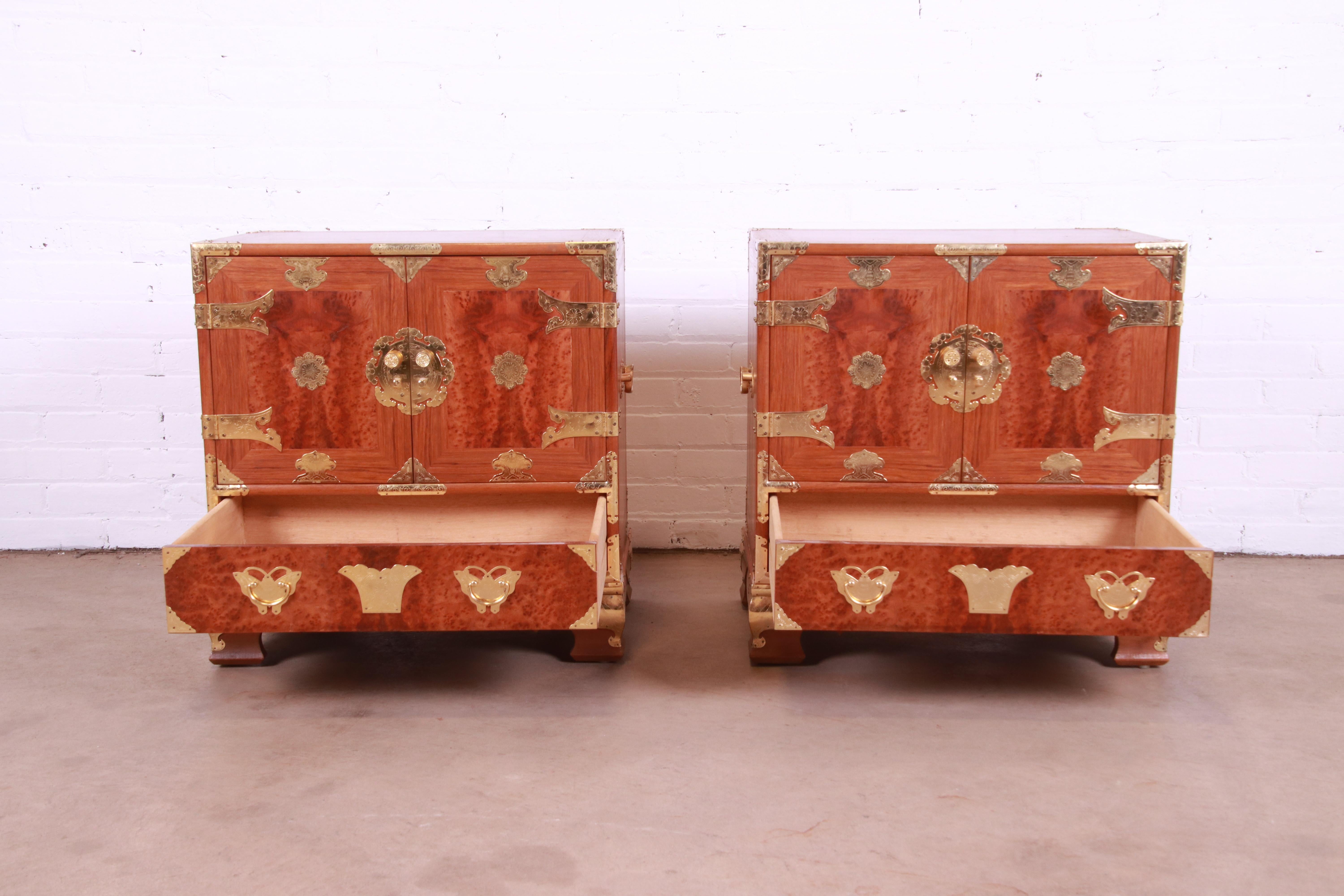 Mid-Century Hollywood Regency Chinoiserie Burl Wood and Brass Nightstands, Pair 4