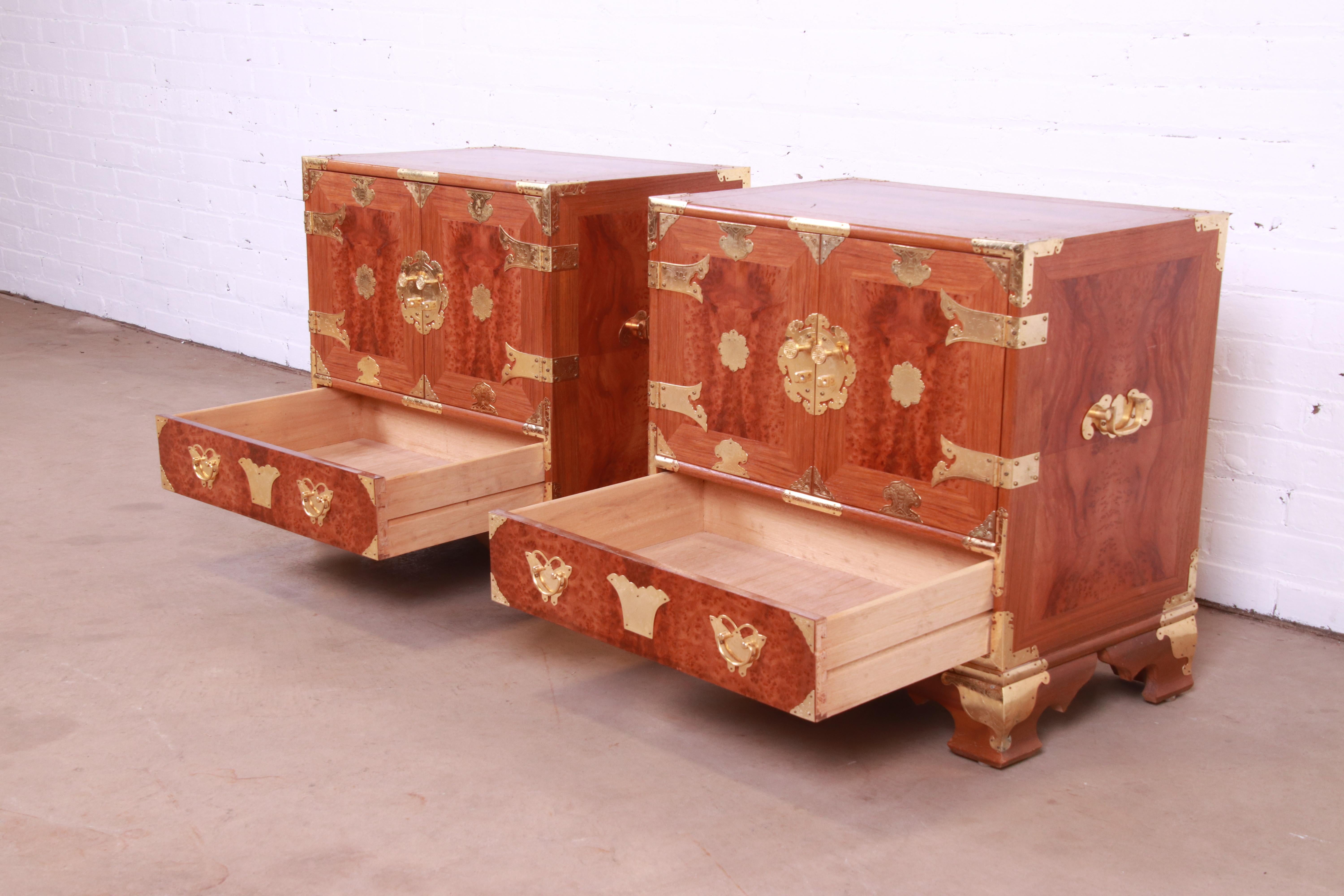 Mid-Century Hollywood Regency Chinoiserie Burl Wood and Brass Nightstands, Pair 5