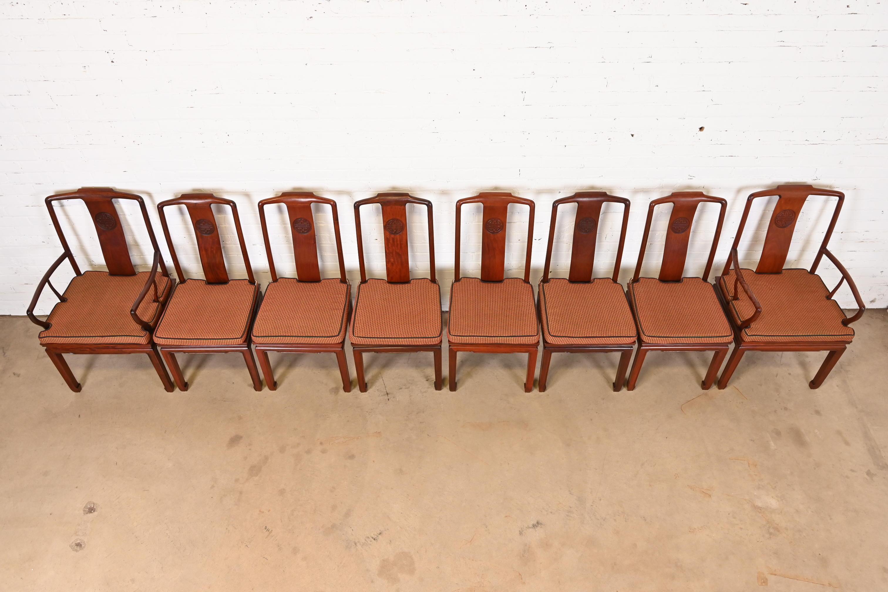Ensemble de huit chaises de salle à manger en bois de rose de style Hollywood Regency du milieu du siècle dernier en vente 1