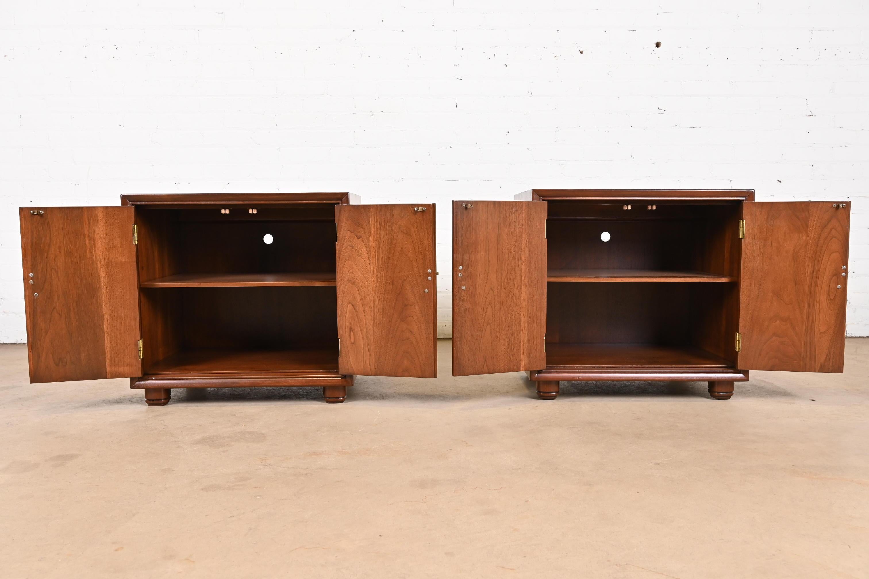 Mid-Century Hollywood Regency Chinoiserie Walnut Bedside Chests, Refinished For Sale 2