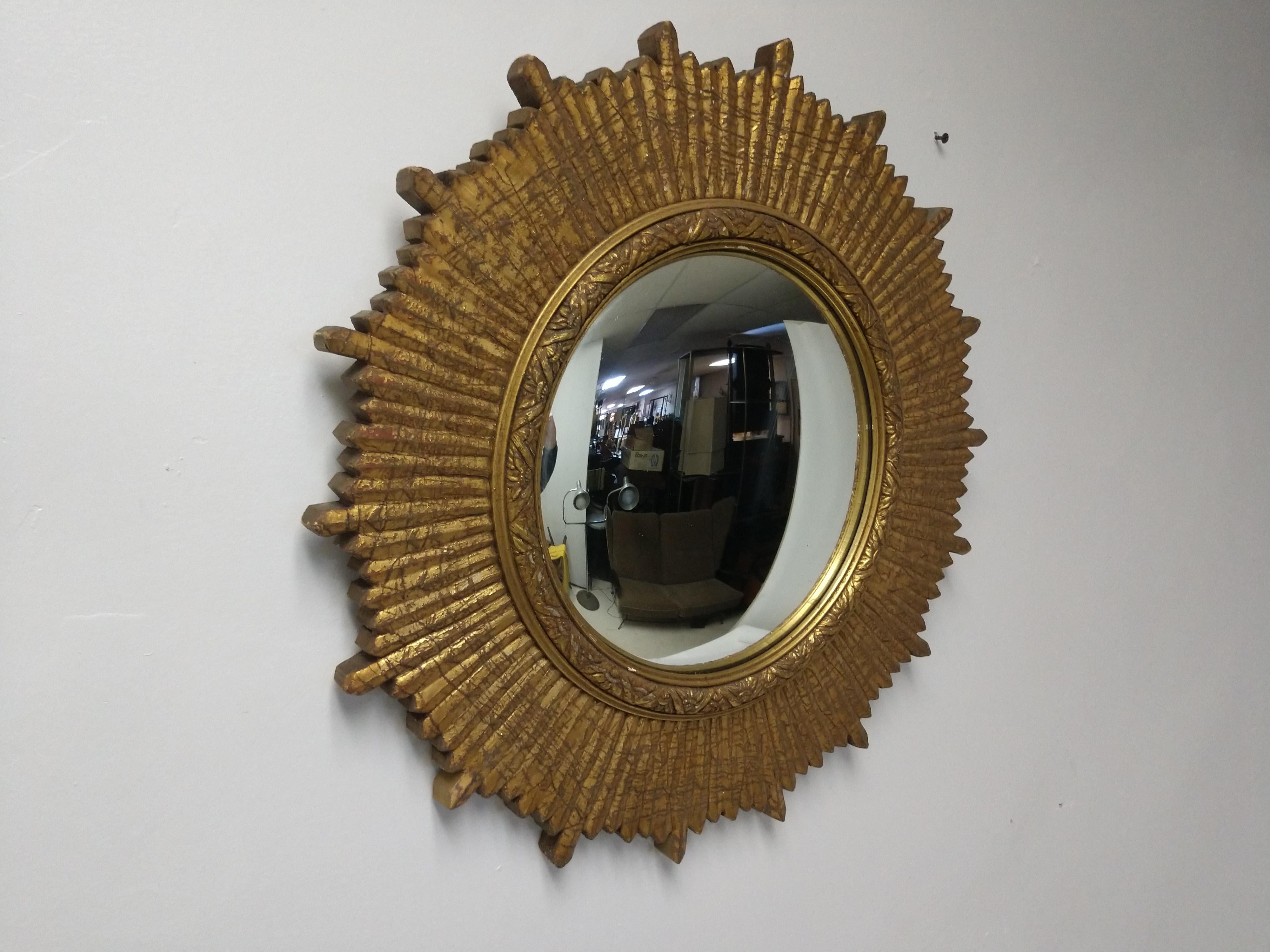 Mid Century Hollywood Regency Convex Giltwood Sunburst Mirror In Good Condition In Port Jervis, NY