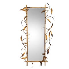 Miroir mural en bambou doré et tôle de style Régence hollywoodienne du milieu du siècle dernier c.C. 1960