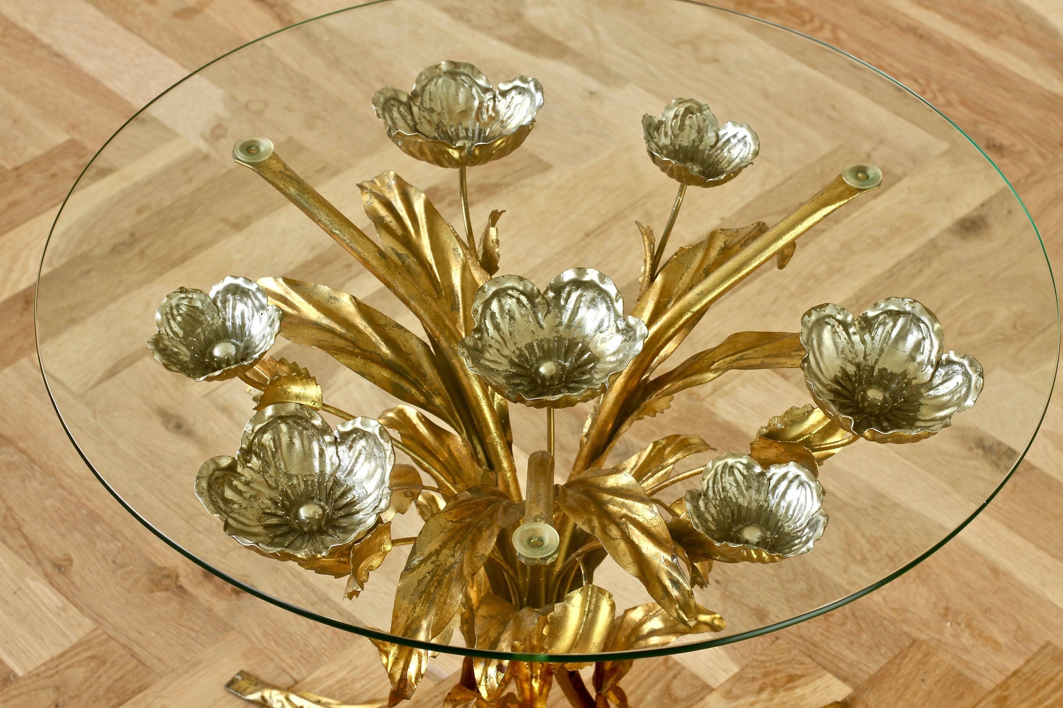 Mid-Century Hollywood Regency Gilt Metal Leaf and Flower Side Table by Hans Kögl 7