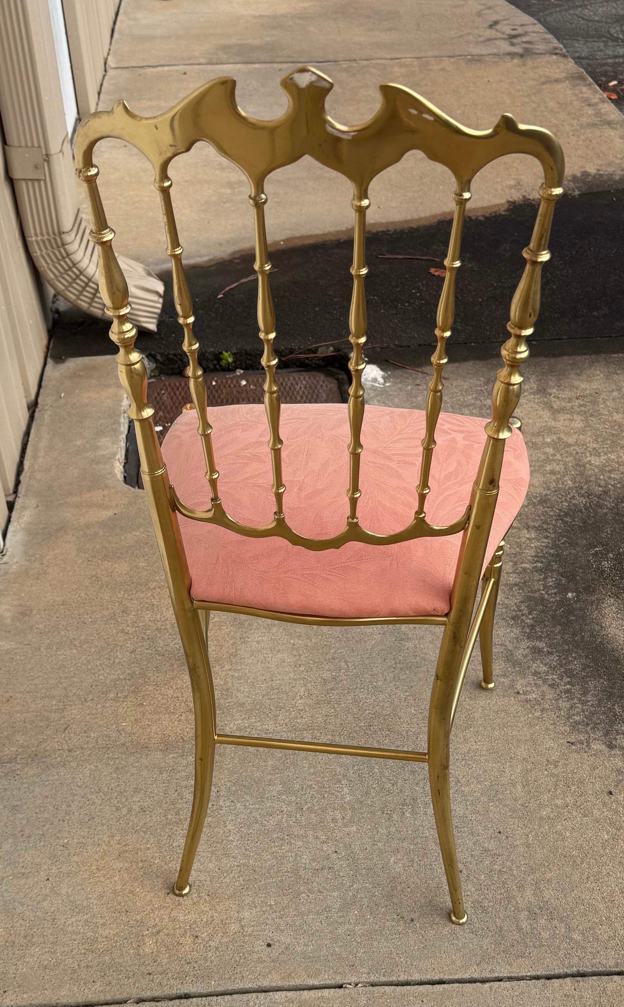 Mid-Century Hollywood Regency Italian Brass Chiavari  Side  Desk  Vanity Chair For Sale 2