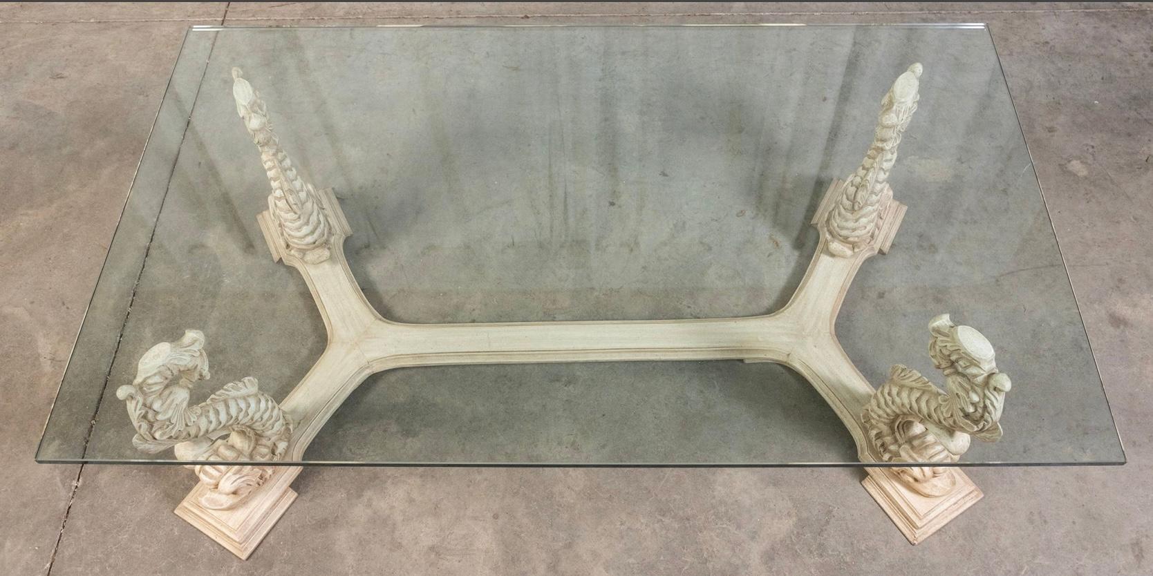 Verre Table basse en pin cérusé sculpté d'un dauphin, milieu du siècle, Hollywood Regency Italie en vente