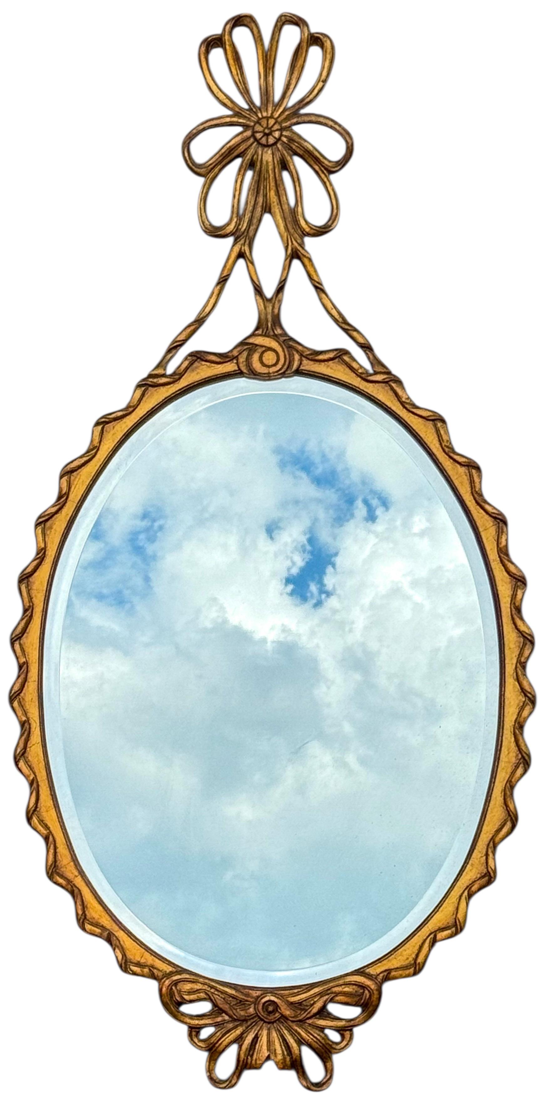 Miroir à ruban en bois doré sculpté, Hollywood Regency, milieu du siècle en vente 3
