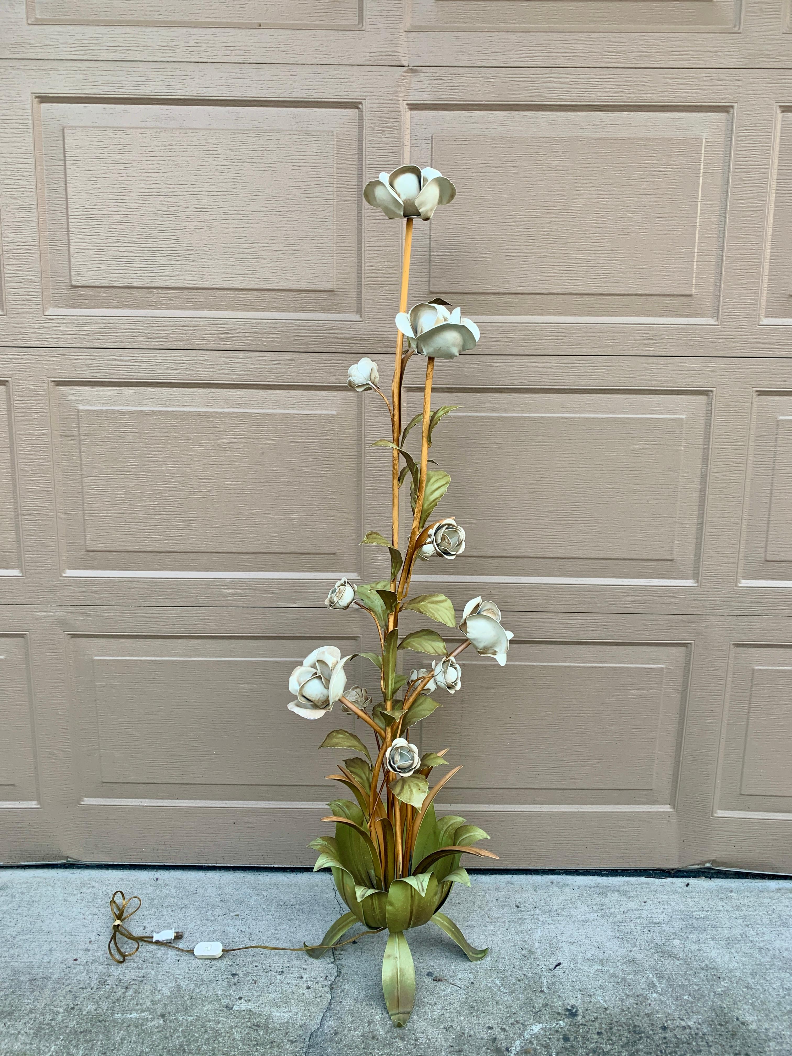 Mid-Century Hollywood Regency Italian Tole Floral Rose Floor Lamp, 1950s 8