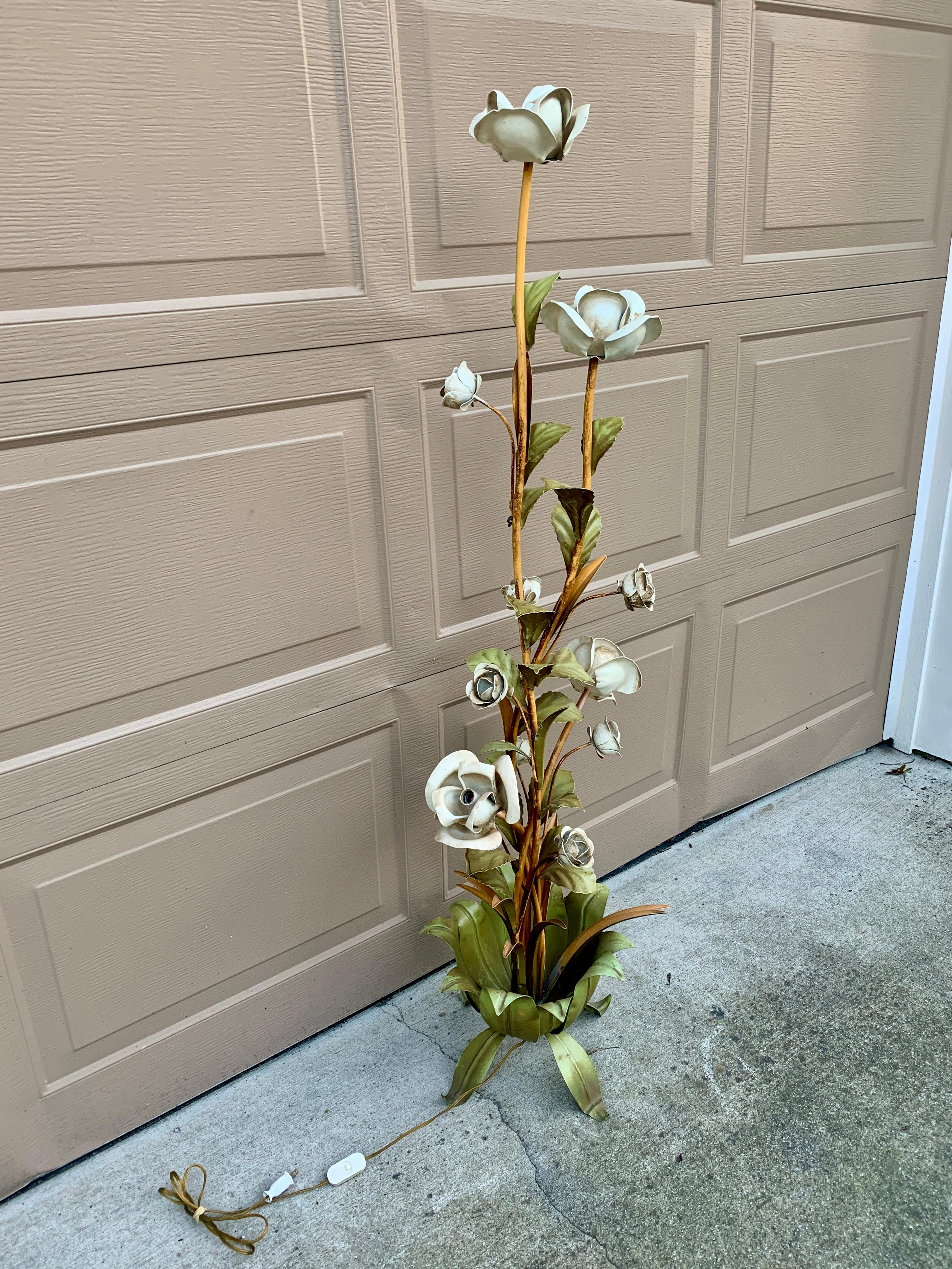 Mid-Century Hollywood Regency Italian Tole Floral Rose Floor Lamp, 1950s 10