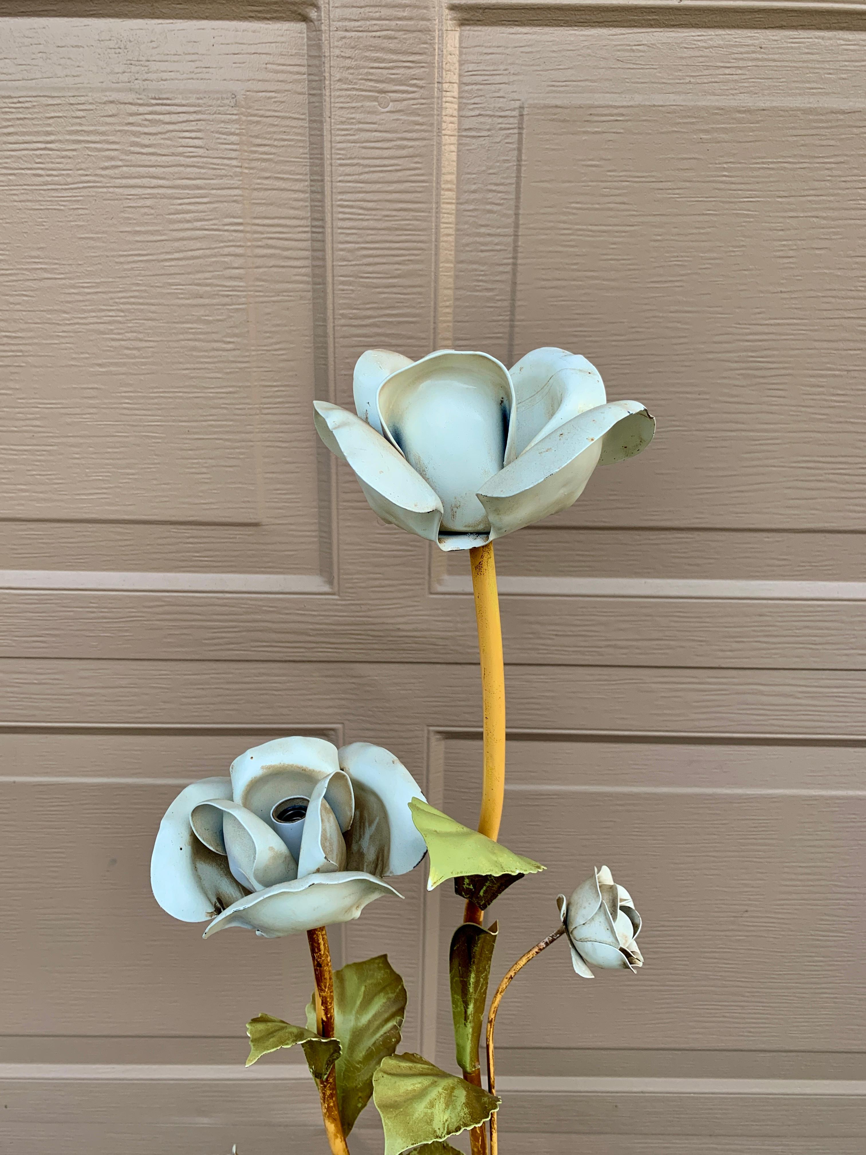 Metal Mid-Century Hollywood Regency Italian Tole Floral Rose Floor Lamp, 1950s
