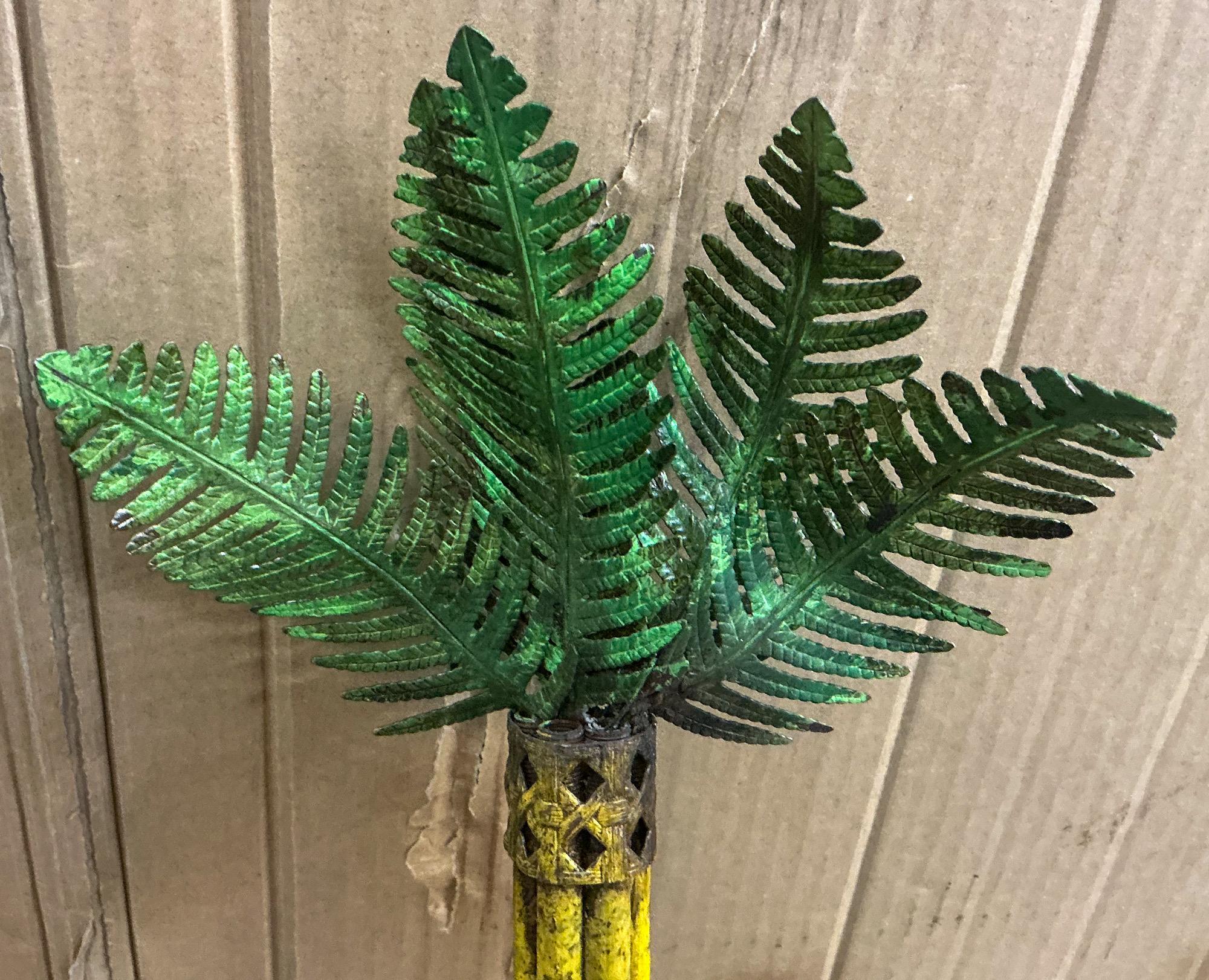 Mid-Century Hollywood Regency Italian Tole Metal Palm Tree Sconces - Pair In Good Condition For Sale In Kennesaw, GA