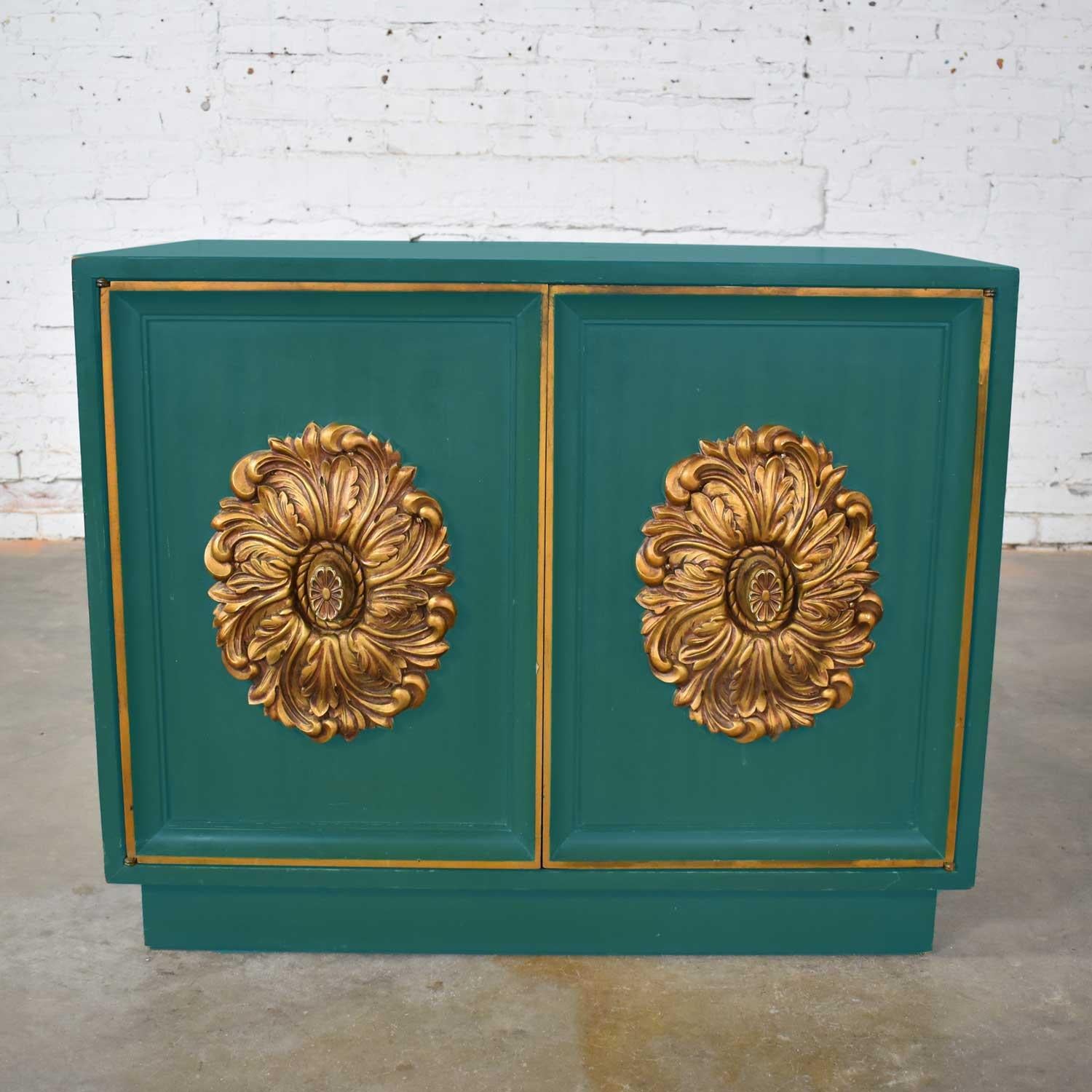 Midcentury Hollywood Regency Lane Small 2 Door Credenza Style J Mont or D Draper For Sale 8