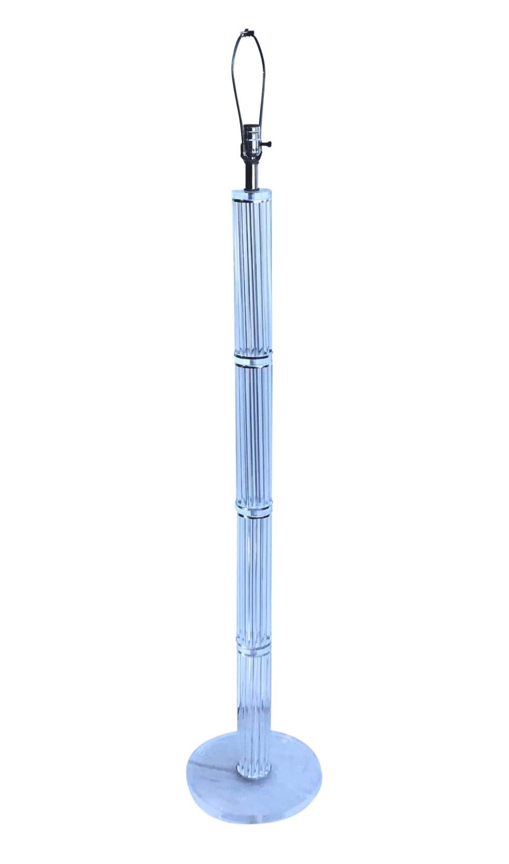 Mid-Century Hollywood Regency Lucite and Chrome Floor Lamp For Sale 3