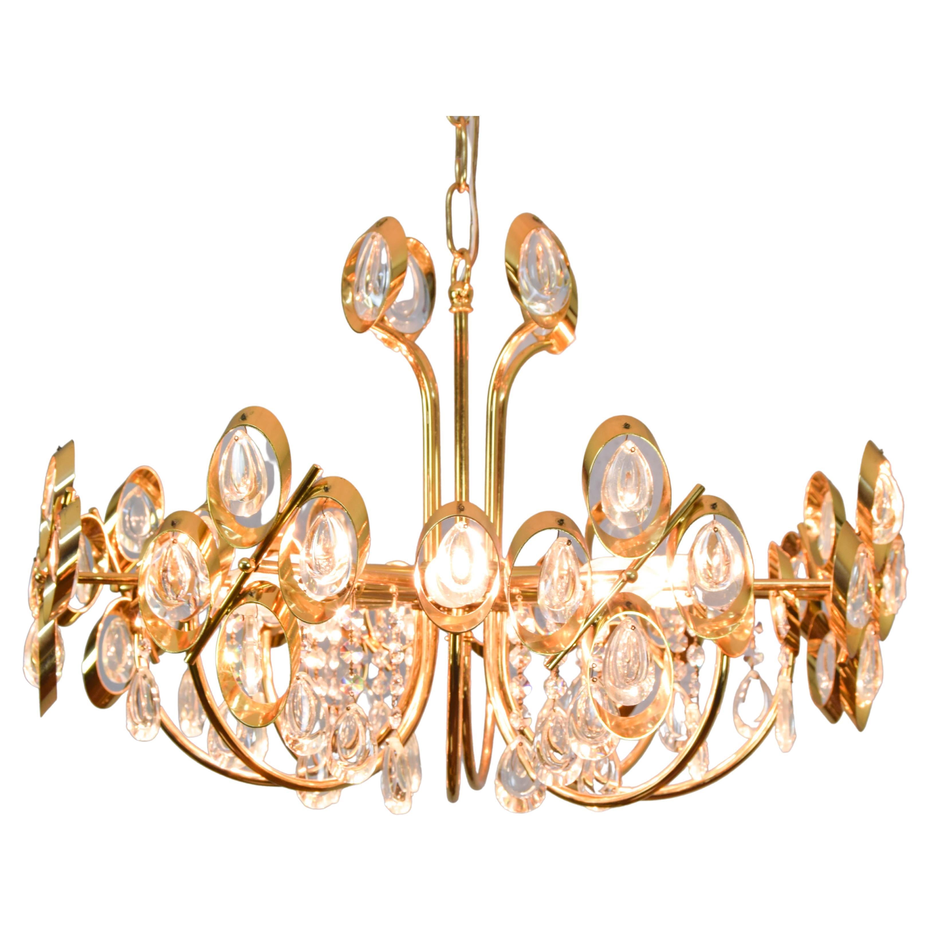 Lustre Hollywood Regency Palwa en laiton doré et cristal du milieu du siècle dernier