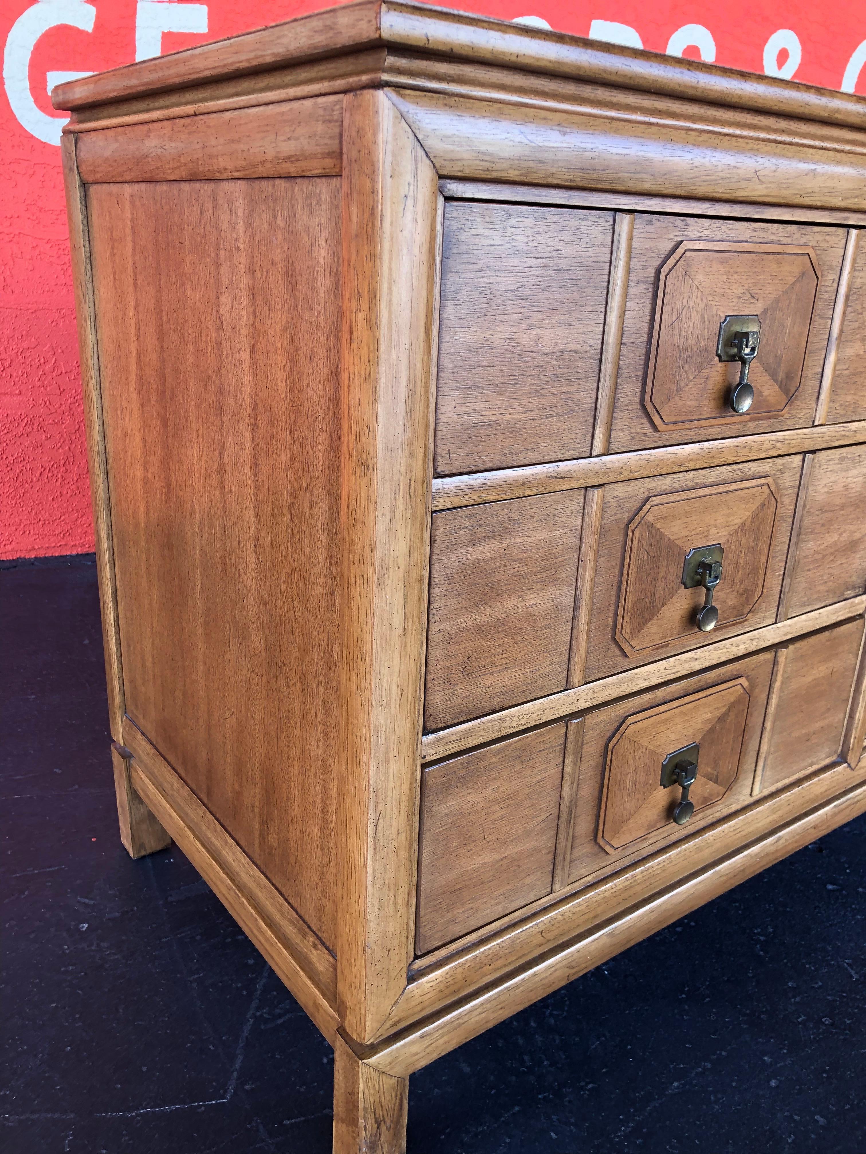 Mid Century Hollywood Regency Thomasville Tamerlane 5pc Bedroom Set For Sale 9