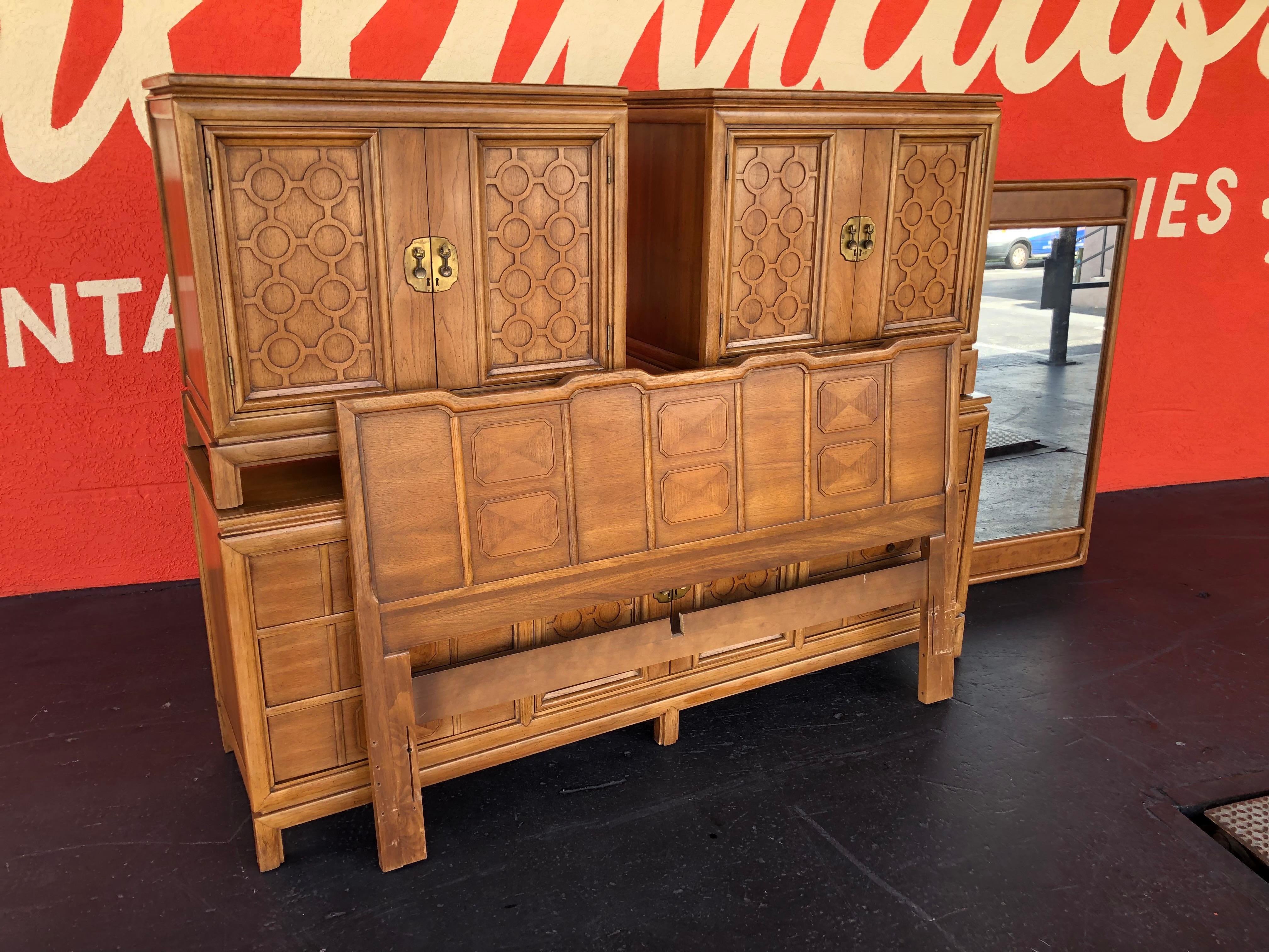 American Mid Century Hollywood Regency Thomasville Tamerlane 5pc Bedroom Set For Sale