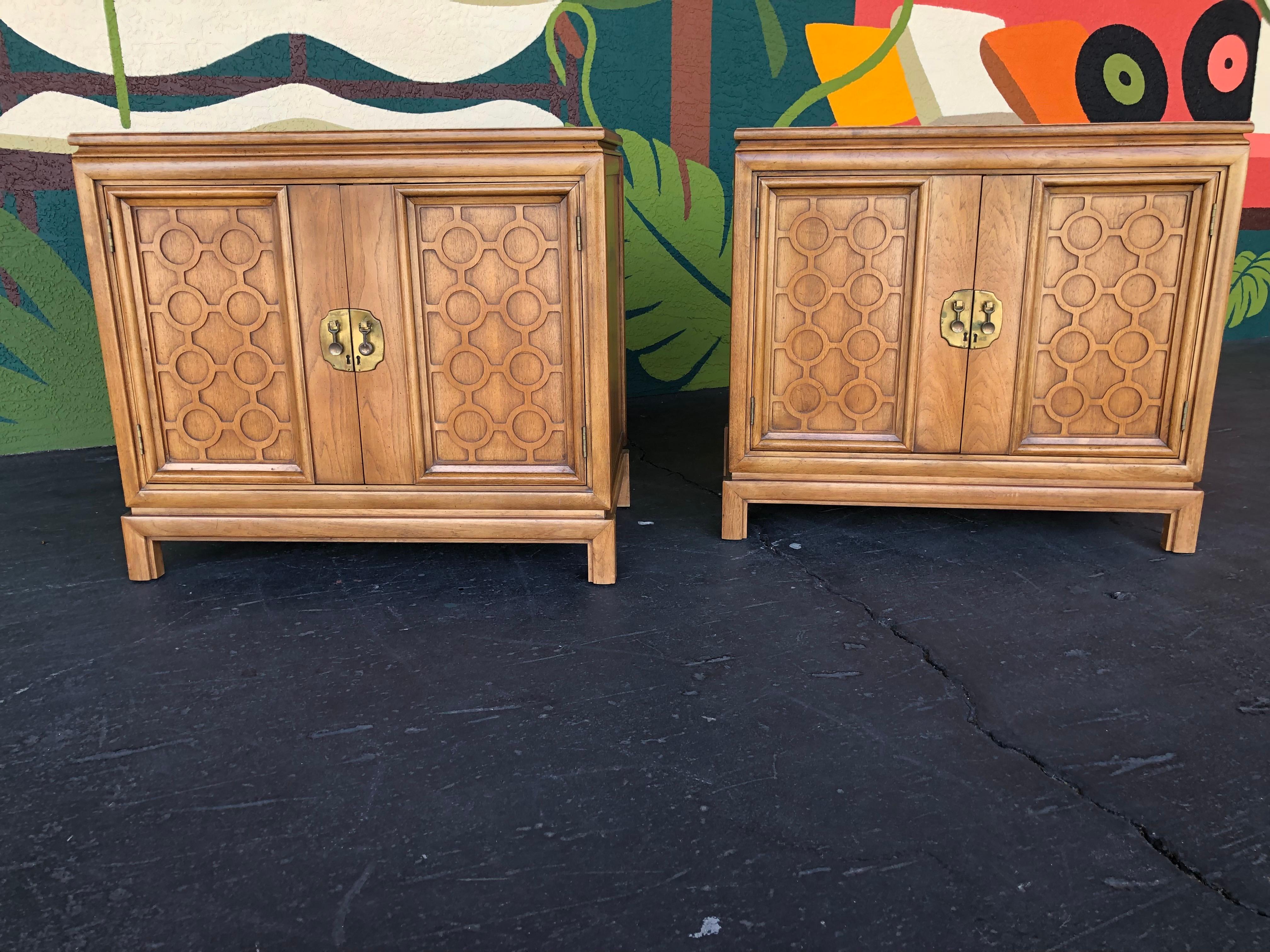 Mid Century Hollywood Regency Thomasville Tamerlane 5pc Bedroom Set For Sale 1