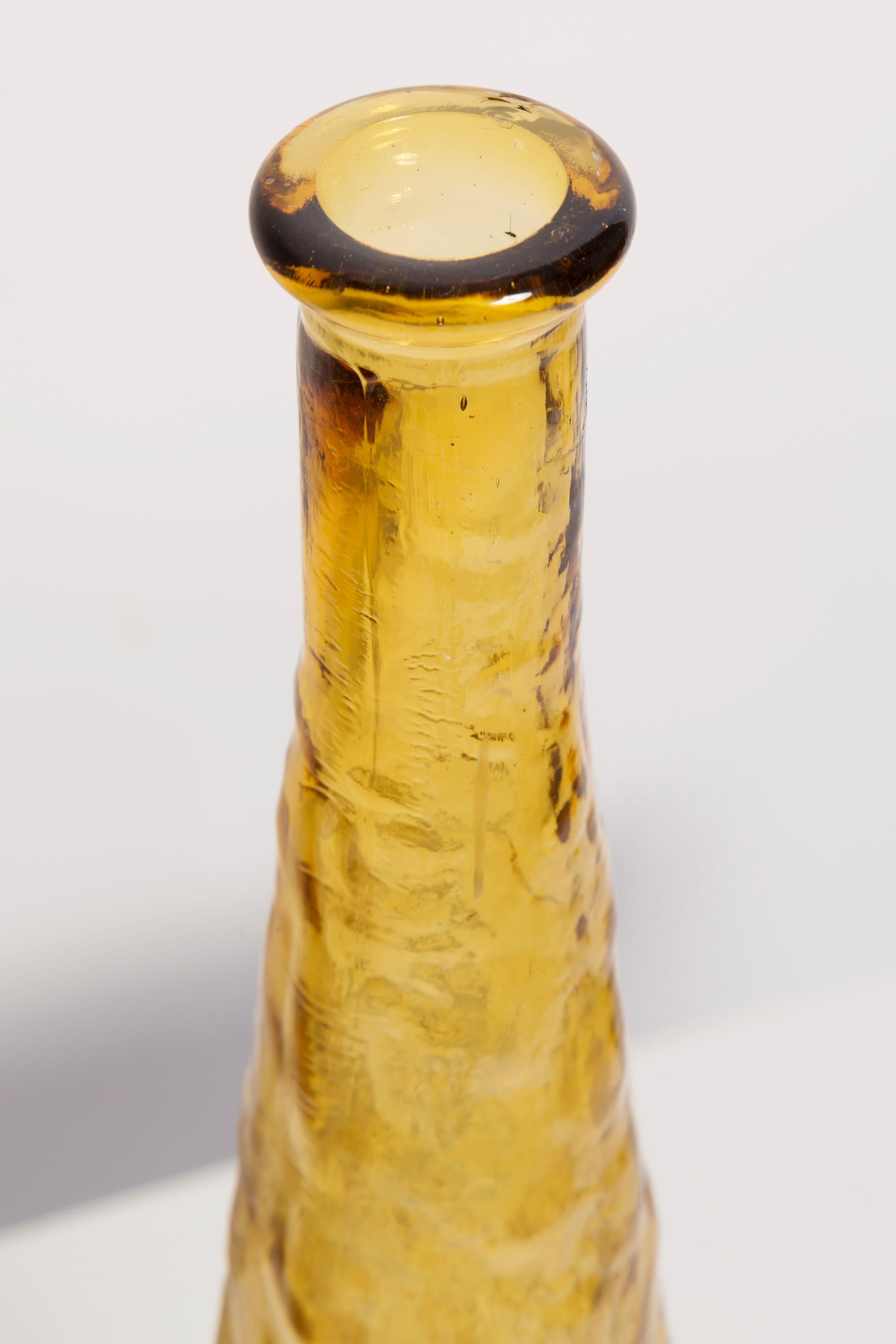 Mid-Century Honey Yellow Empoli Glass Decanter with Stopper, Italy, 1960s In Good Condition For Sale In 05-080 Hornowek, PL