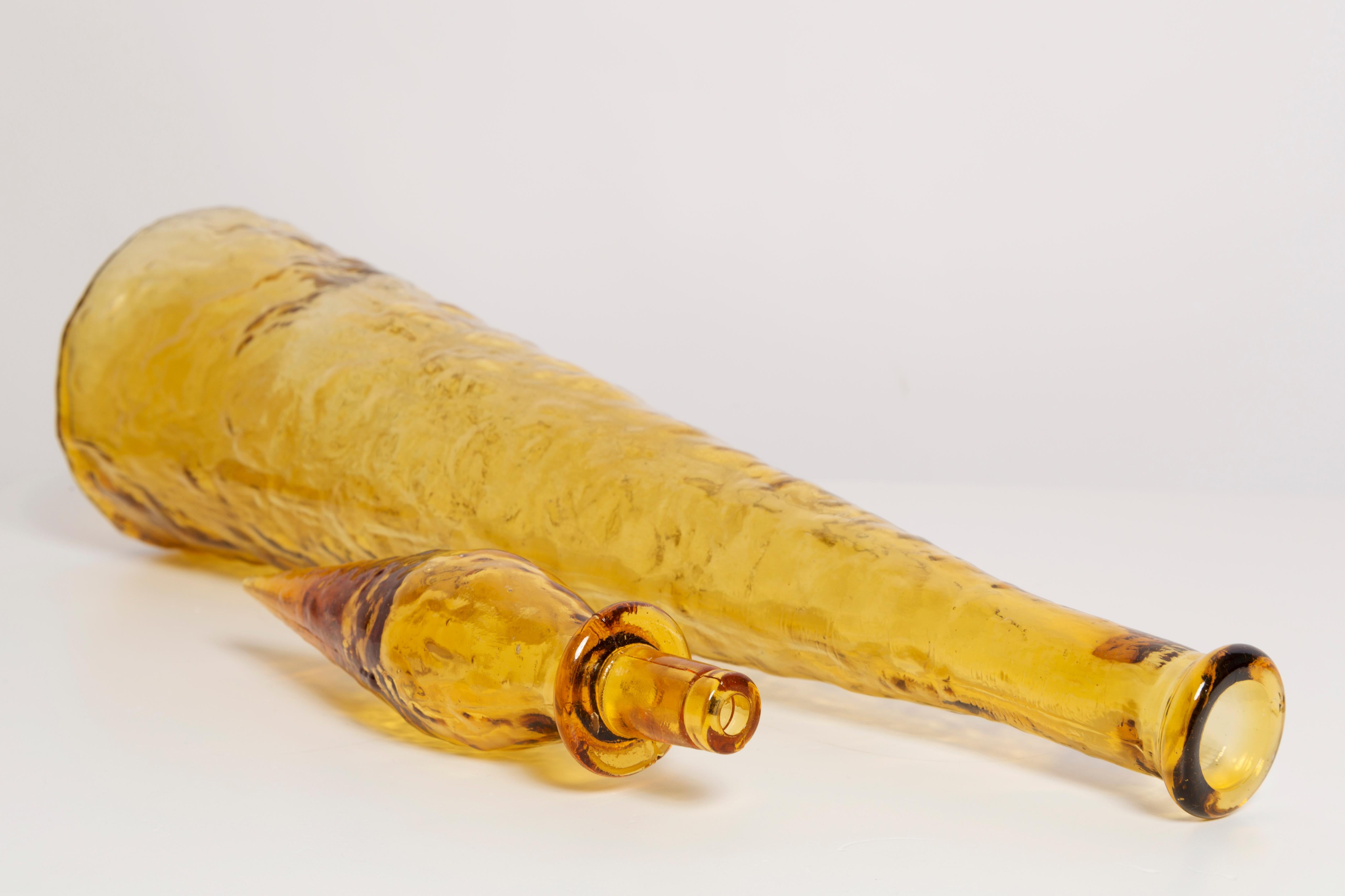 Mid-Century Honey Yellow Empoli Glass Decanter with Stopper, Italy, 1960s In Good Condition In 05-080 Hornowek, PL