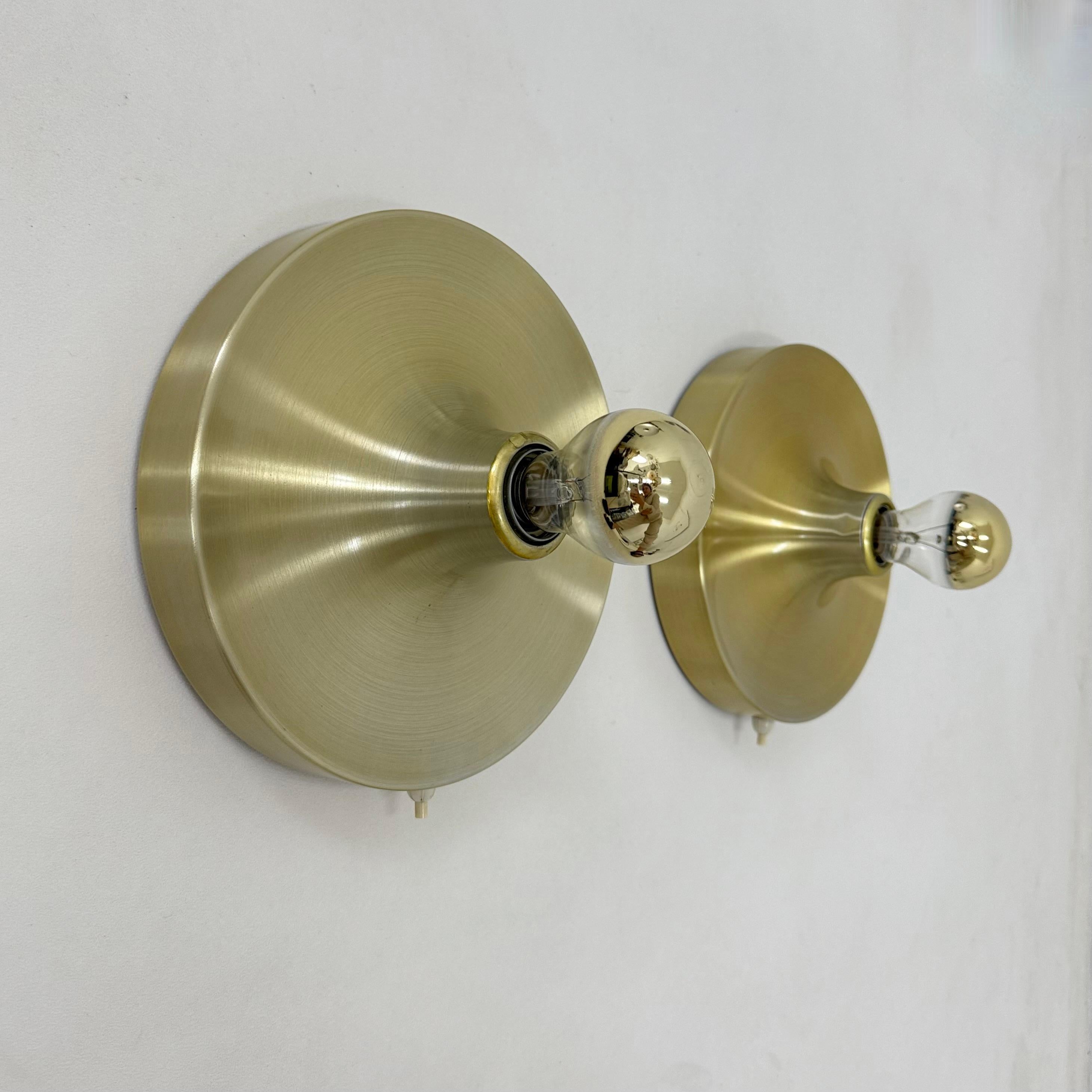 Lampe à disque du milieu du siècle, A Space, 1970, attribuée à Charlotte Perriand. Bon état - En vente à Delft, NL