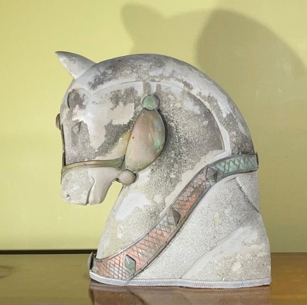 Milieu du siècle  Sculpture de tête de cheval  en vente 9