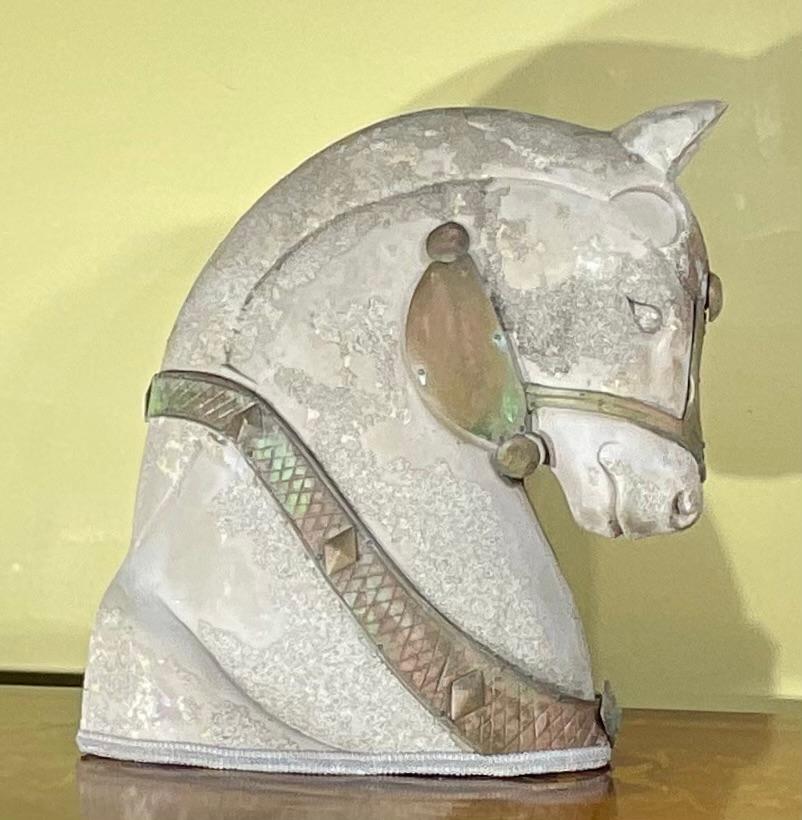 Américain Milieu du siècle  Sculpture de tête de cheval  en vente