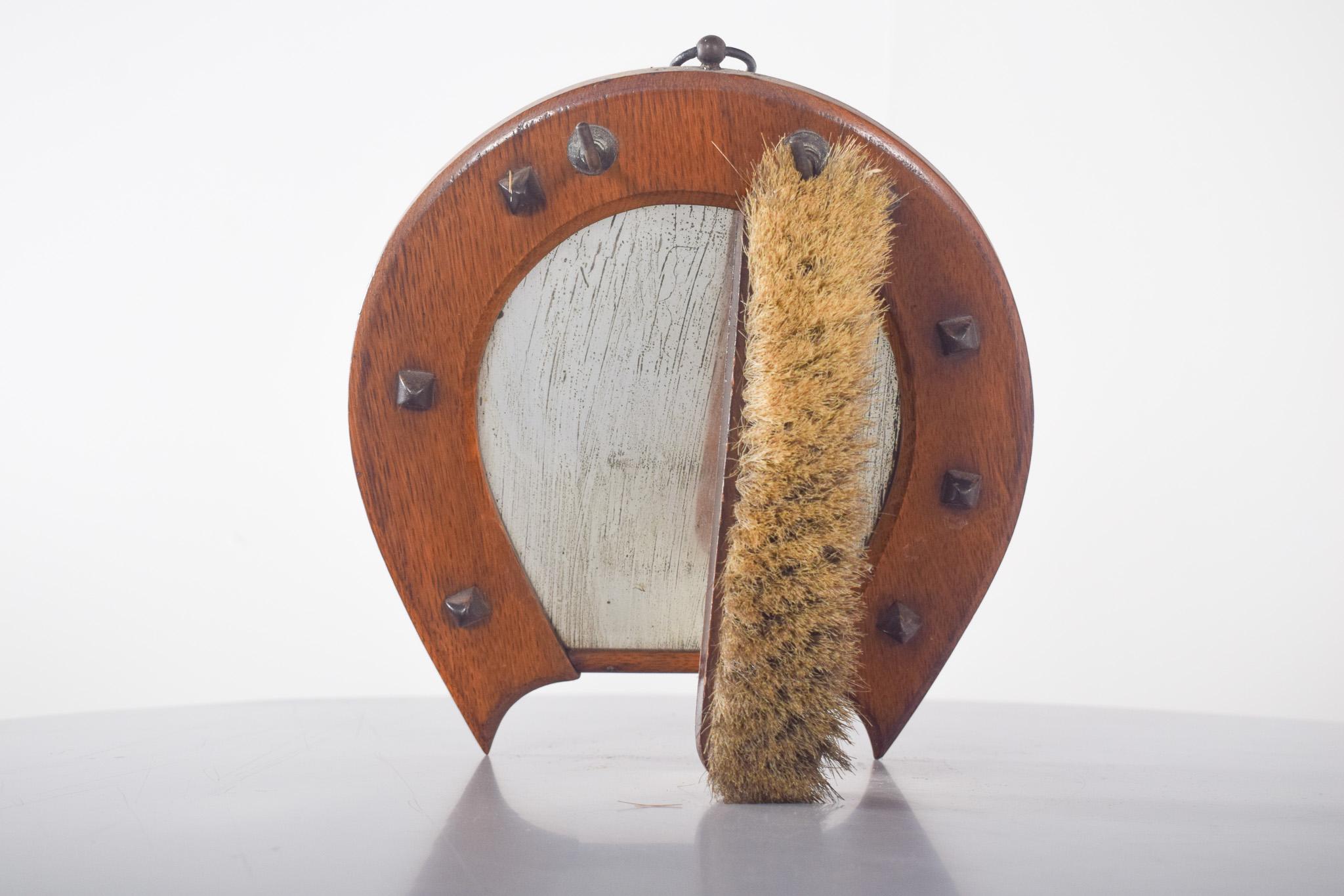 Metal Mid-Century Horseshoe-Shaped Brush Hanger For Sale