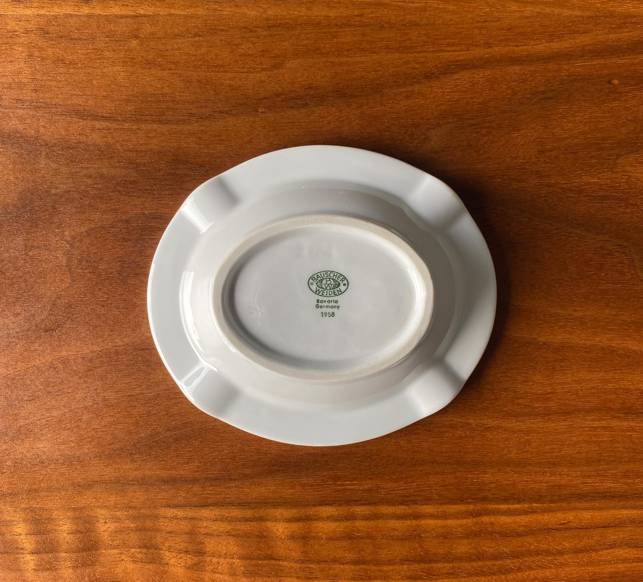 Mid Century Hotel Ambassadeurs Ceramic Ashtray by Bauscher Weiden, Germany, 1958 In Good Condition For Sale In Costa Mesa, CA