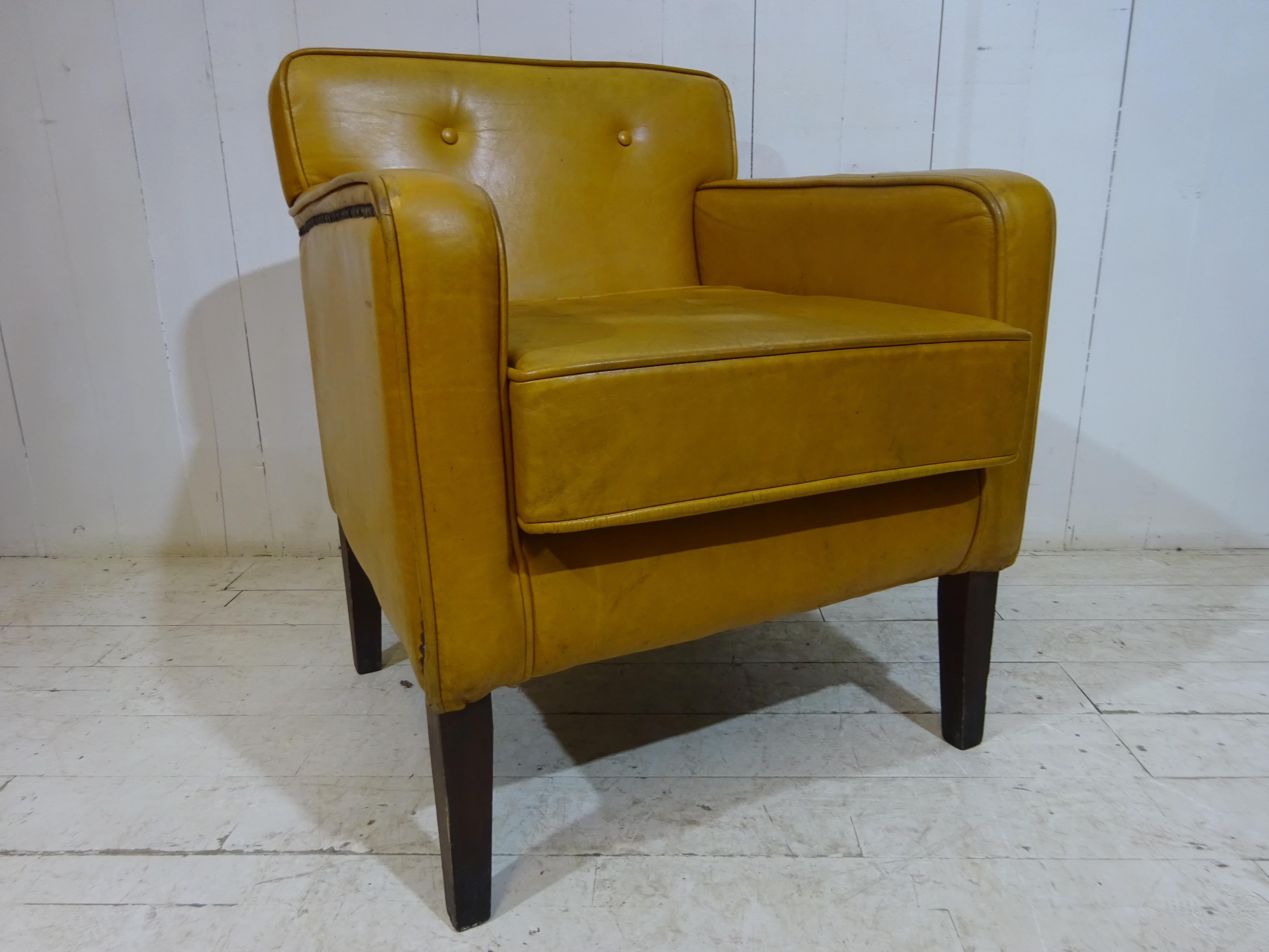 Midcentury Hotel Lounge Chair in Tan Leather 4