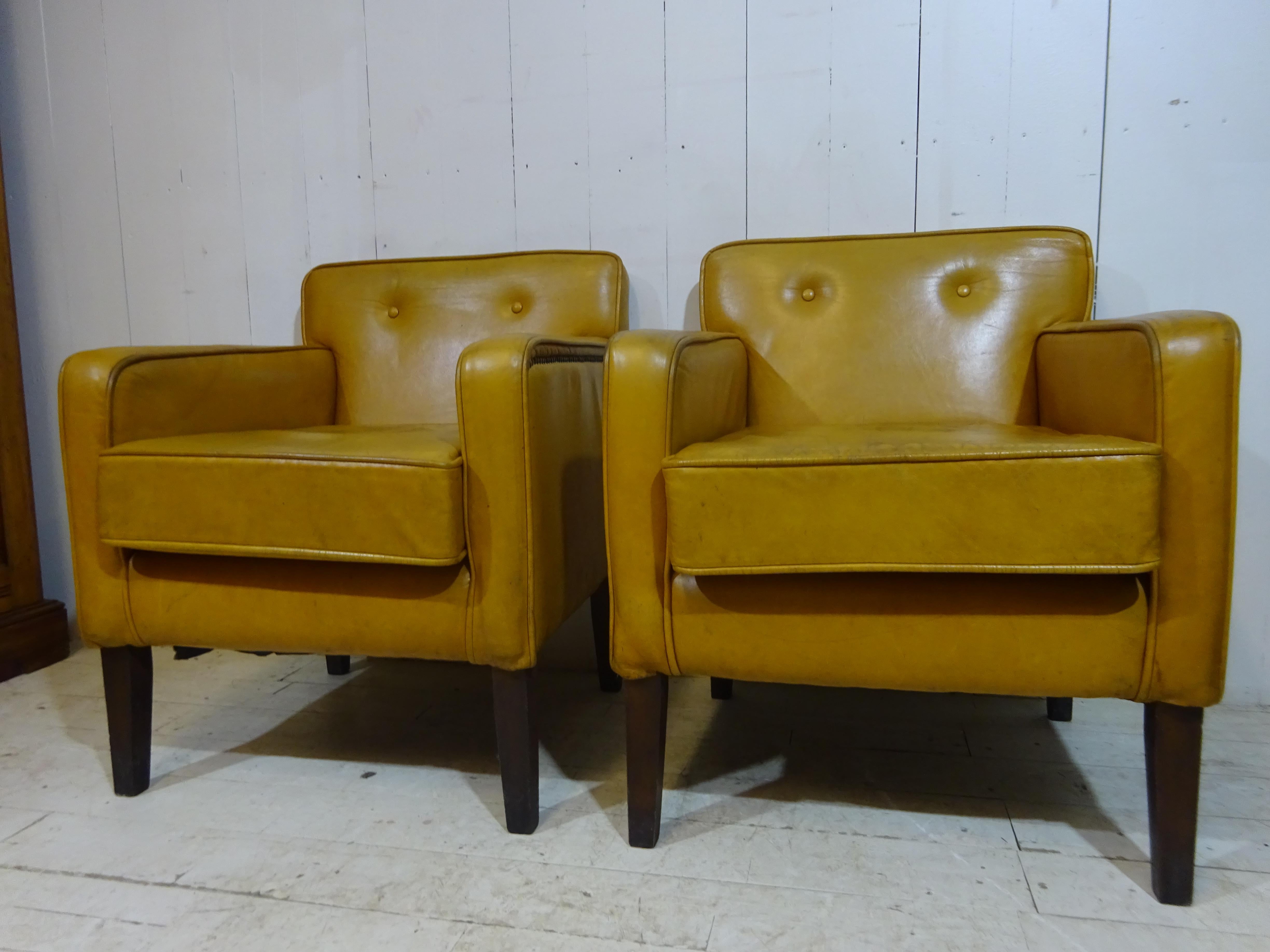 Midcentury Hotel Lounge Chair in Tan Leather In Good Condition In Tarleton, GB