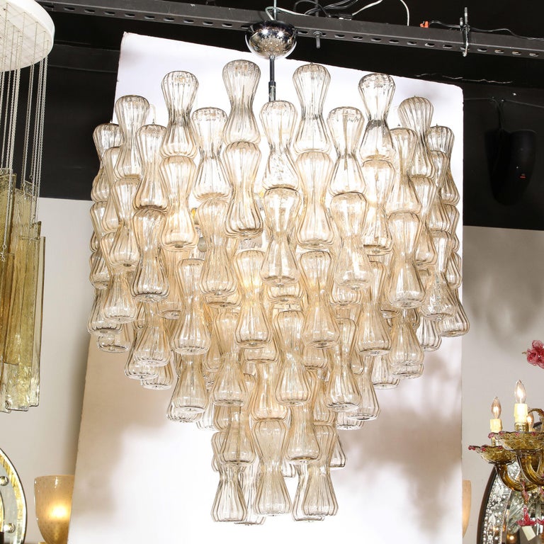 Mid Century Hourglass Chandelier in Hand-Blown Champagne Murano Glass by Seguso In Excellent Condition In New York, NY