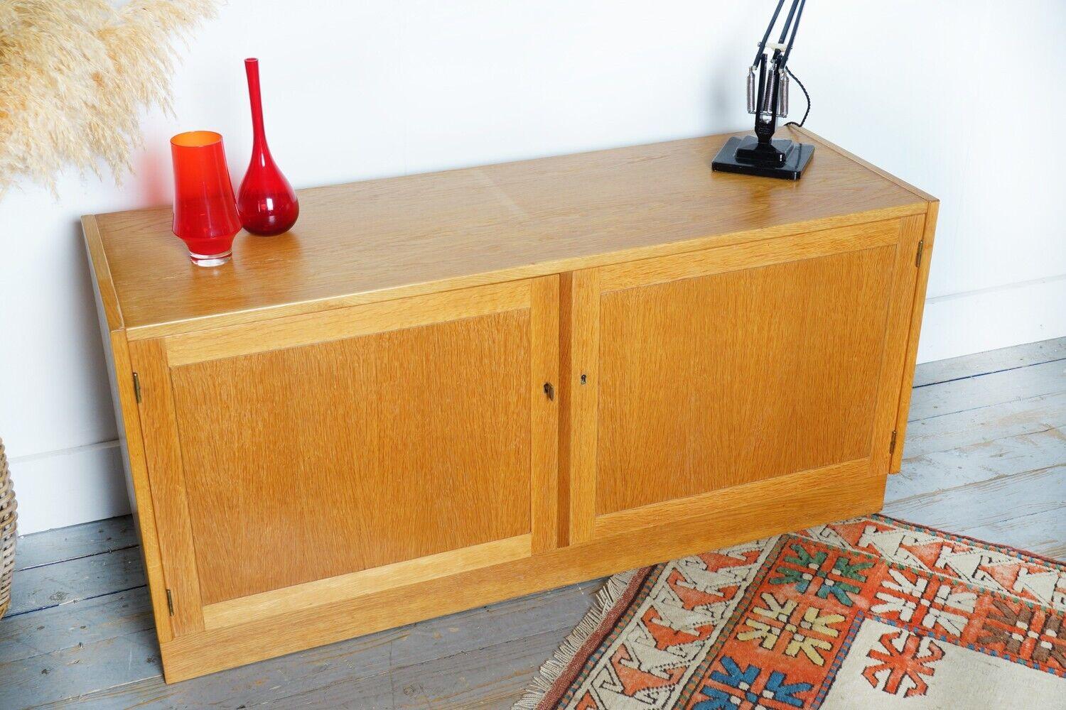 Mid Century Hugo Troeds by Nils Jonsson Oak Media Sideboard Cabinet In Excellent Condition For Sale In STOKE ON TRENT, GB