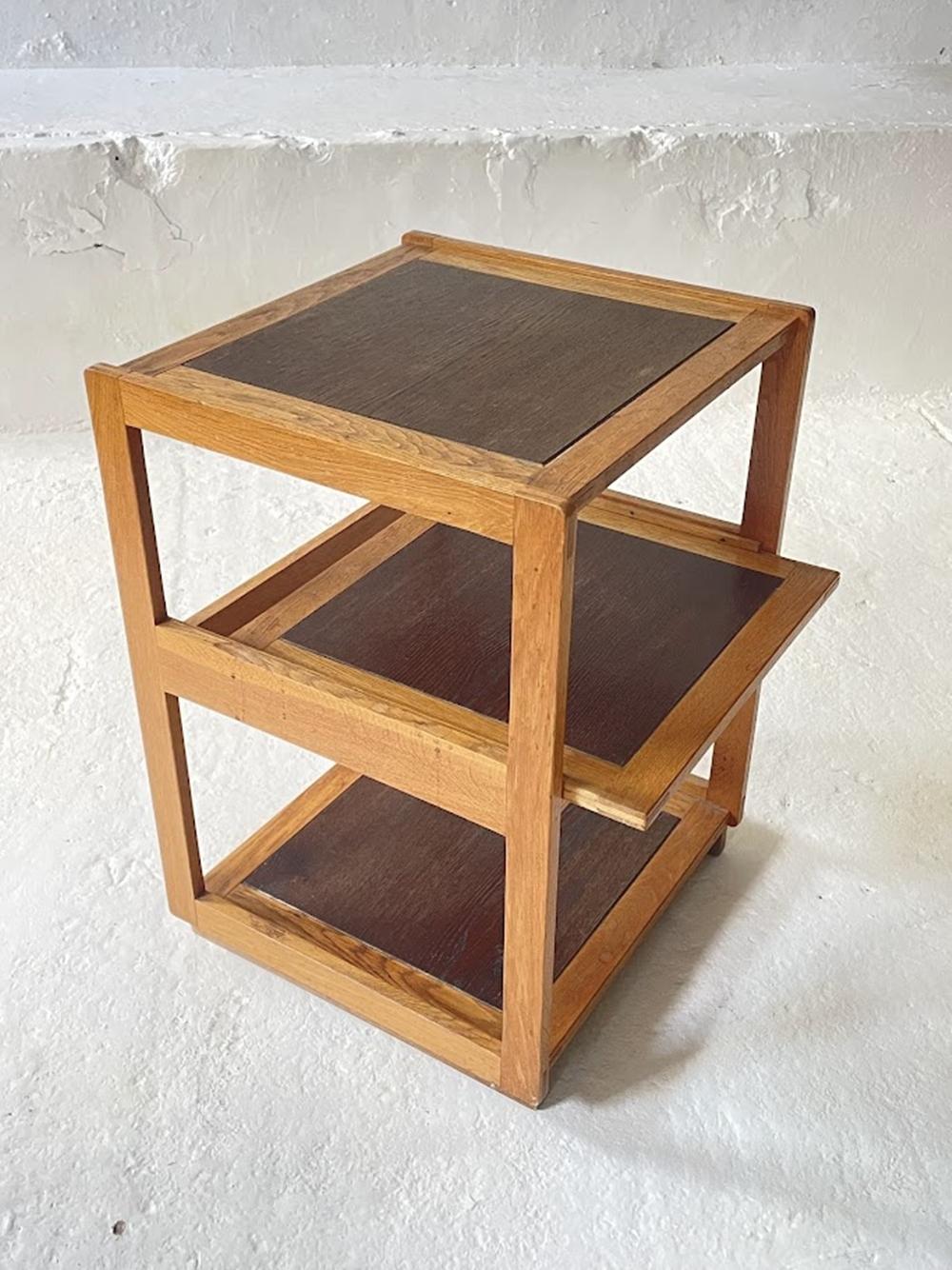 Mesa cúbica de roble de artes aplicadas húngaras de mediados de siglo, años 60 en Bueno estado para la venta en Debrecen, HU