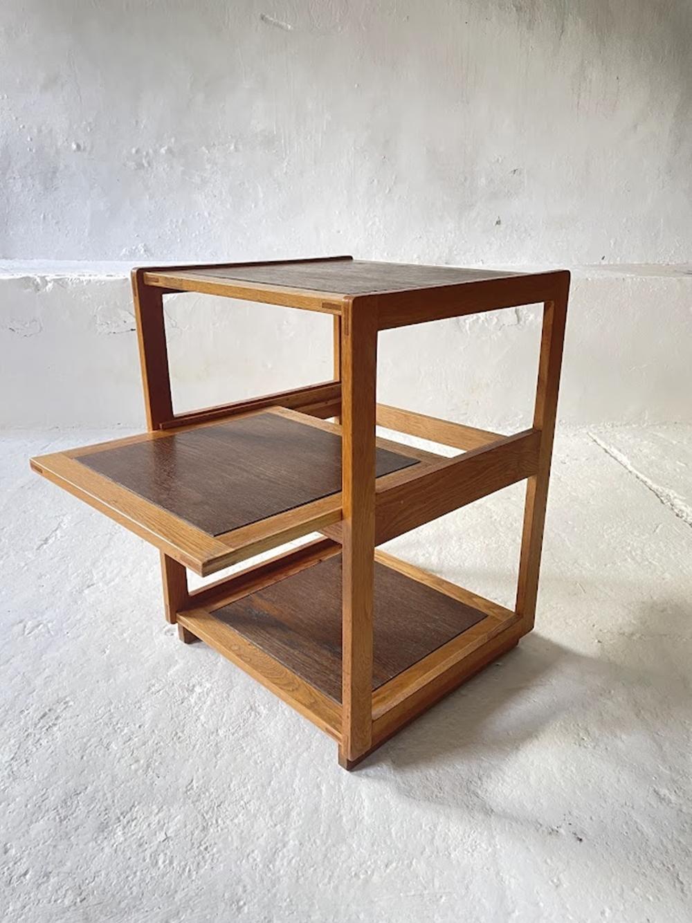 Mesa cúbica de roble de artes aplicadas húngaras de mediados de siglo, años 60 en venta 2