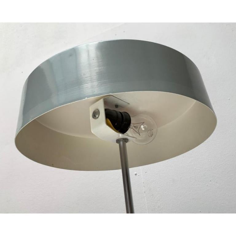 Mid-Century Hungarian CCCP Minimalist Model RV-41 Table Lamp, 1960s For Sale 4
