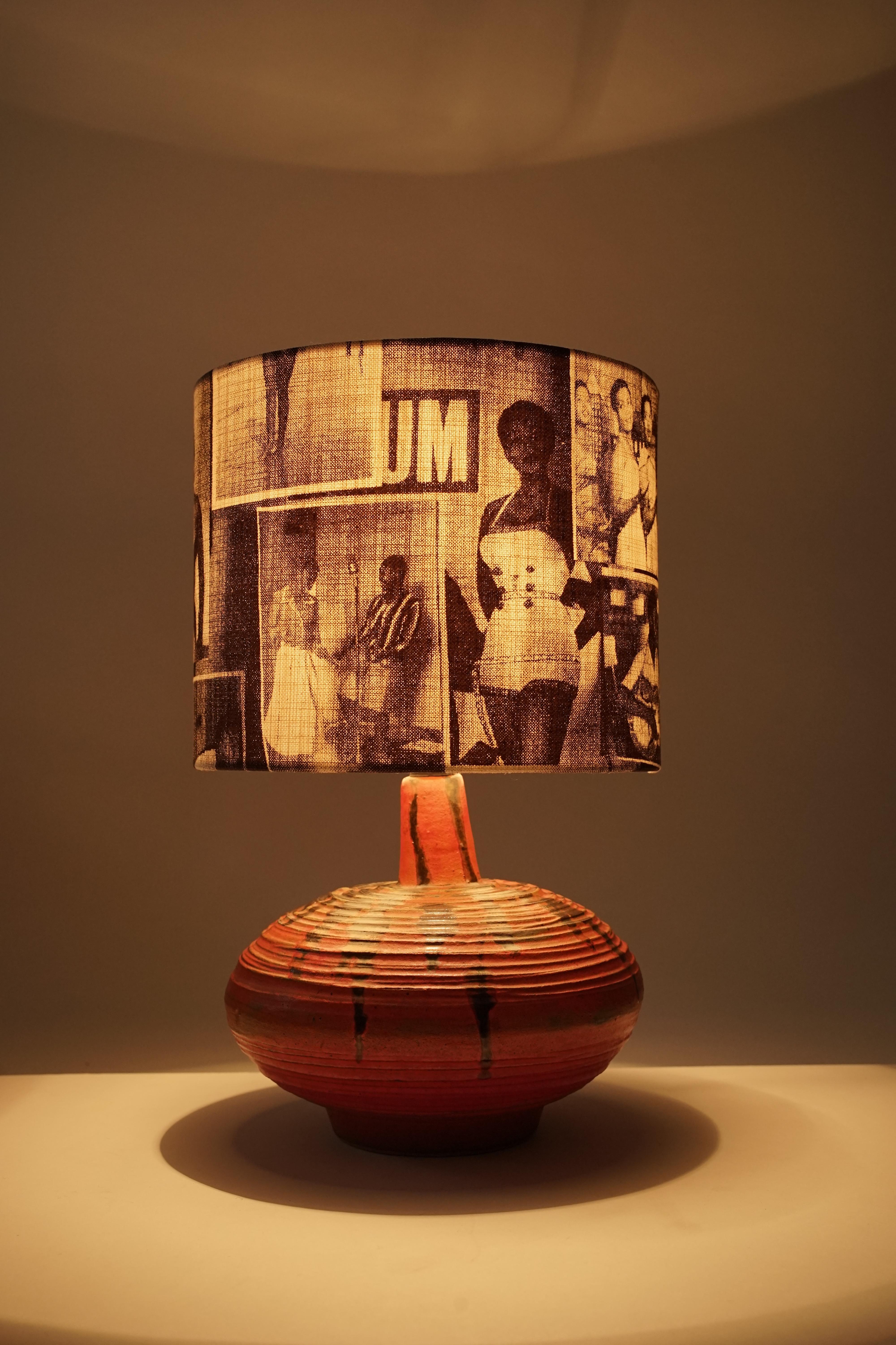 Lampe de table en céramique d'atelier hongroise du milieu du siècle dernier en vente 3