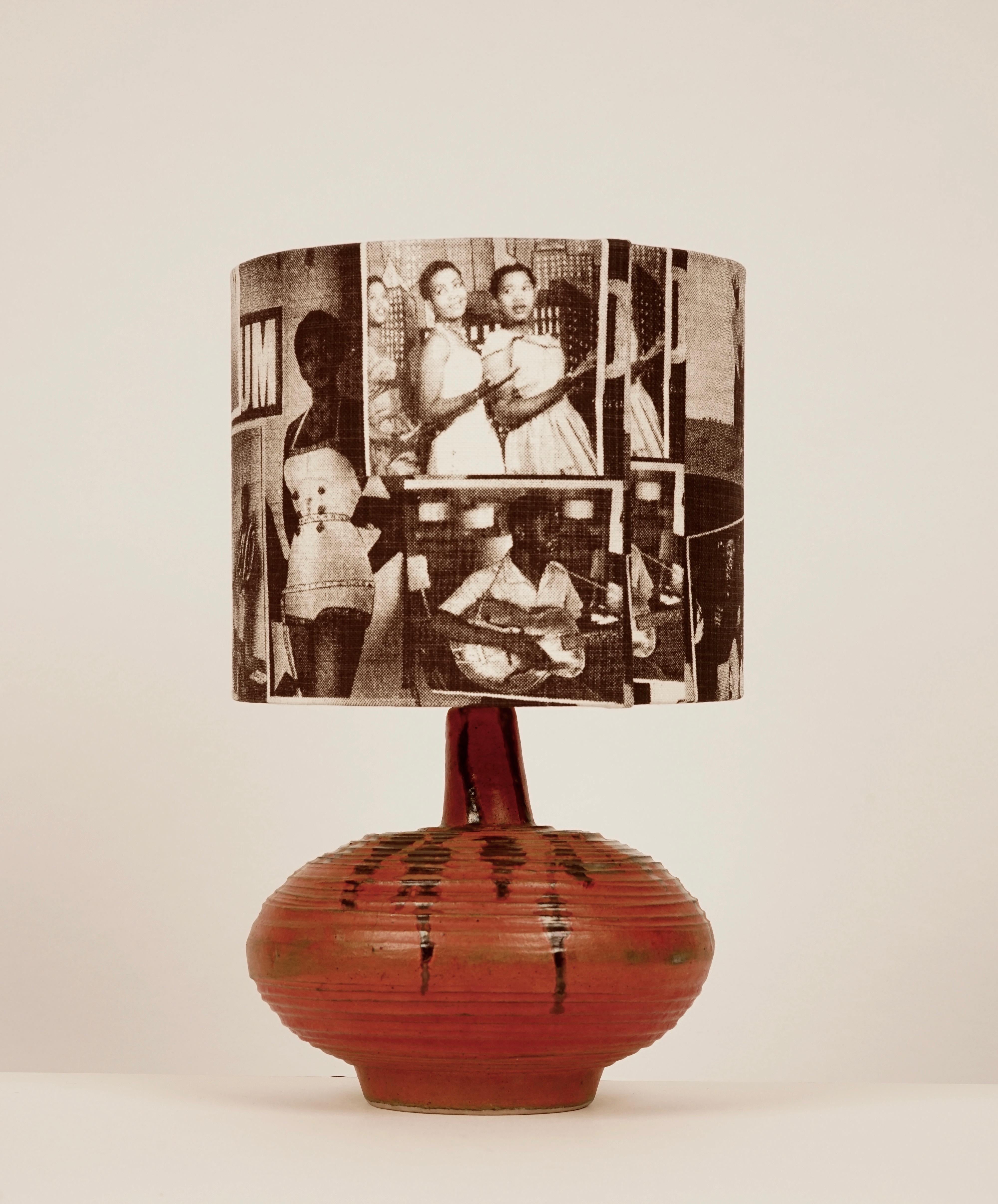 Ungarische Studio-Tischlampe aus Keramik aus der Mitte des Jahrhunderts (Moderne der Mitte des Jahrhunderts) im Angebot