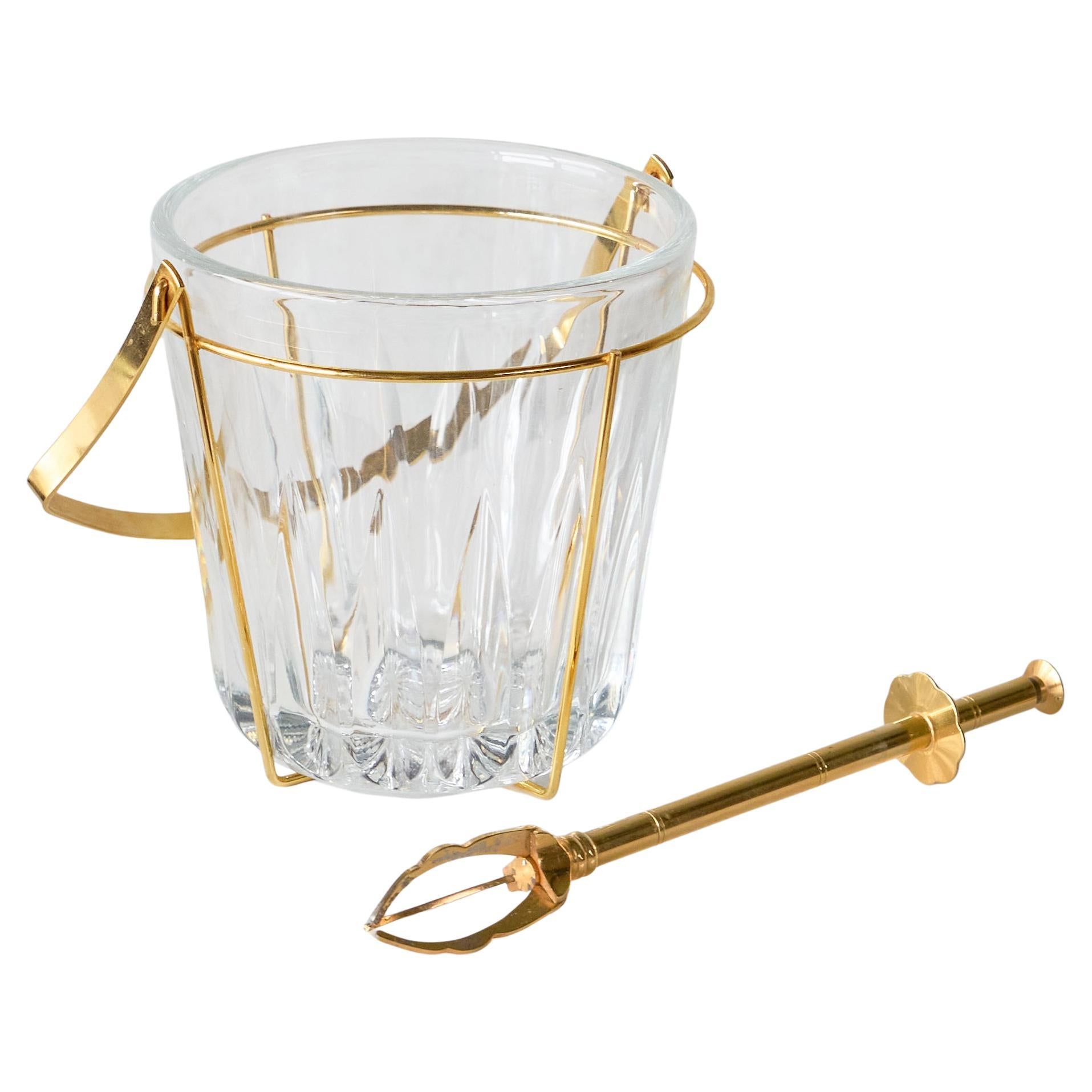 Mid Century Eiskübel und Zange aus Kristall und Messing Frankreich 1960er Jahre im Angebot