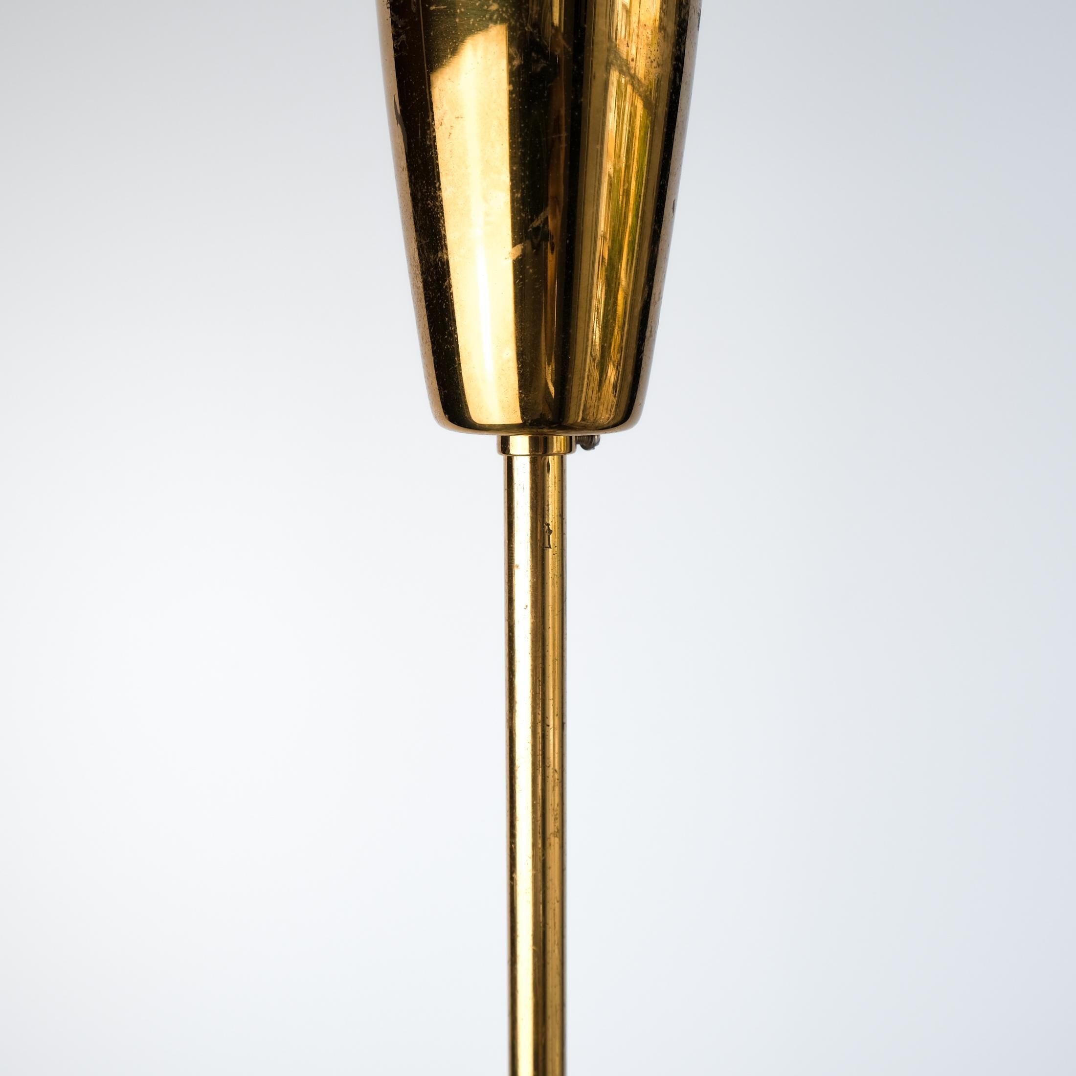 Lustre en verre glacé et laiton du milieu du siècle par J.T. Kalmar, Autriche c.C.1970 en vente 11