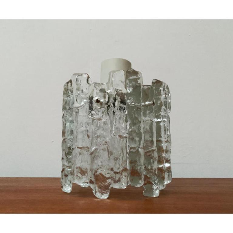 Metallo Lampada da soffitto in vetro ghiaccio di Kalmar, 1960 in vendita