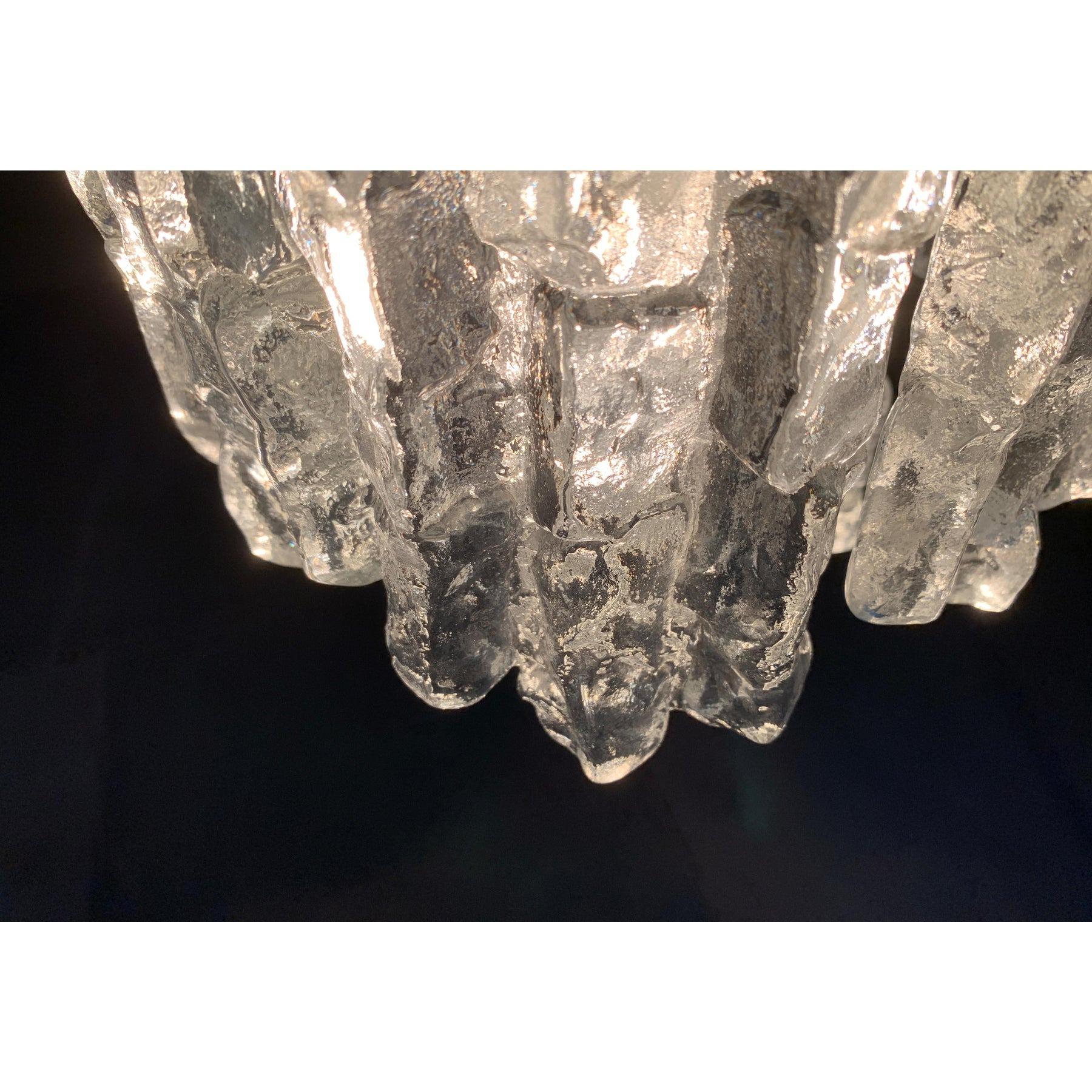 Mid-Century moderno Lampadario in vetro ghiaccio di metà secolo di Kalmar in vendita