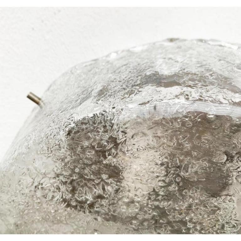 Lampada da soffitto a incasso in vetro ghiaccio di metà secolo, anni '60 in vendita 1