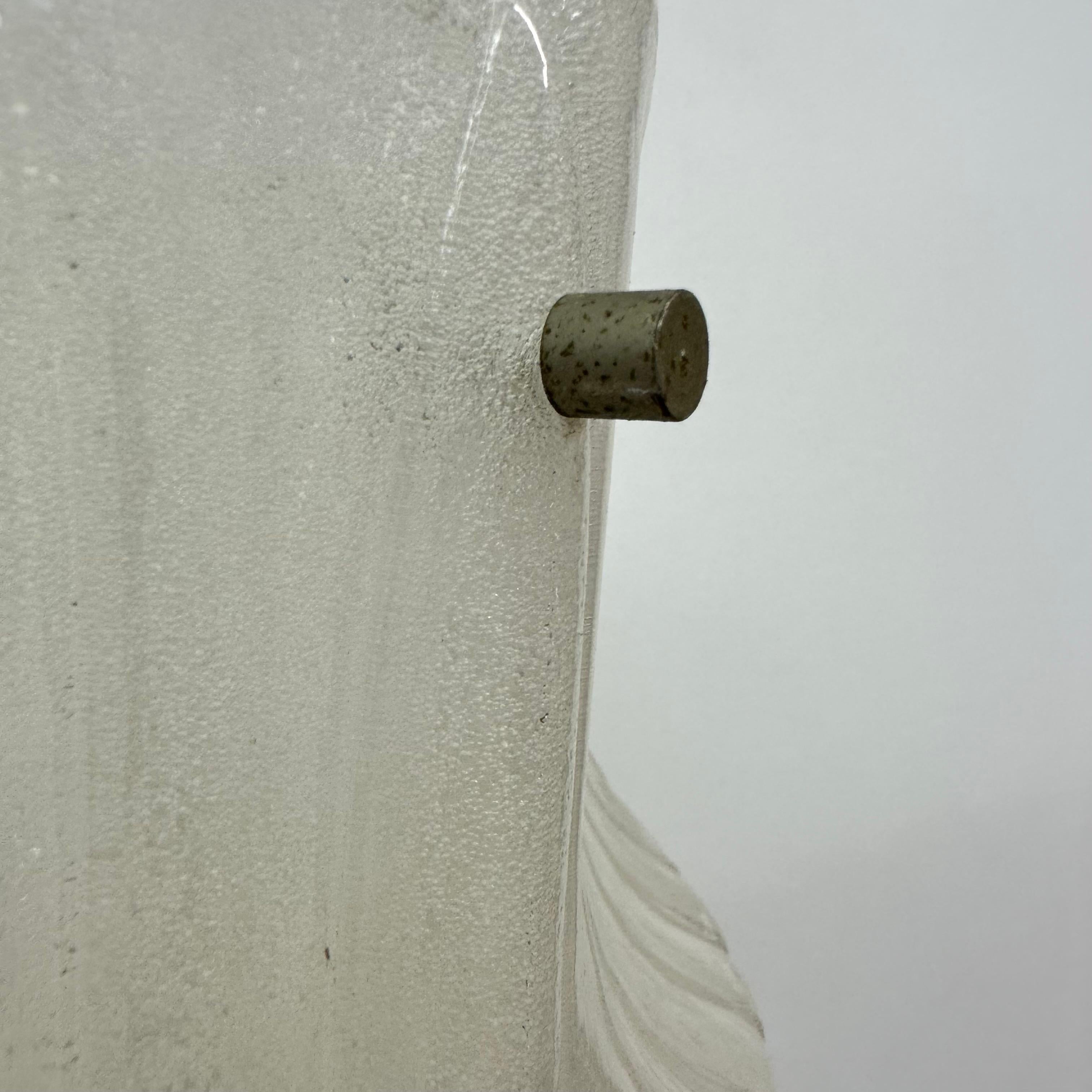 Lampada a sospensione in lucite ghiaccio di metà secolo, anni '70 in vendita 5