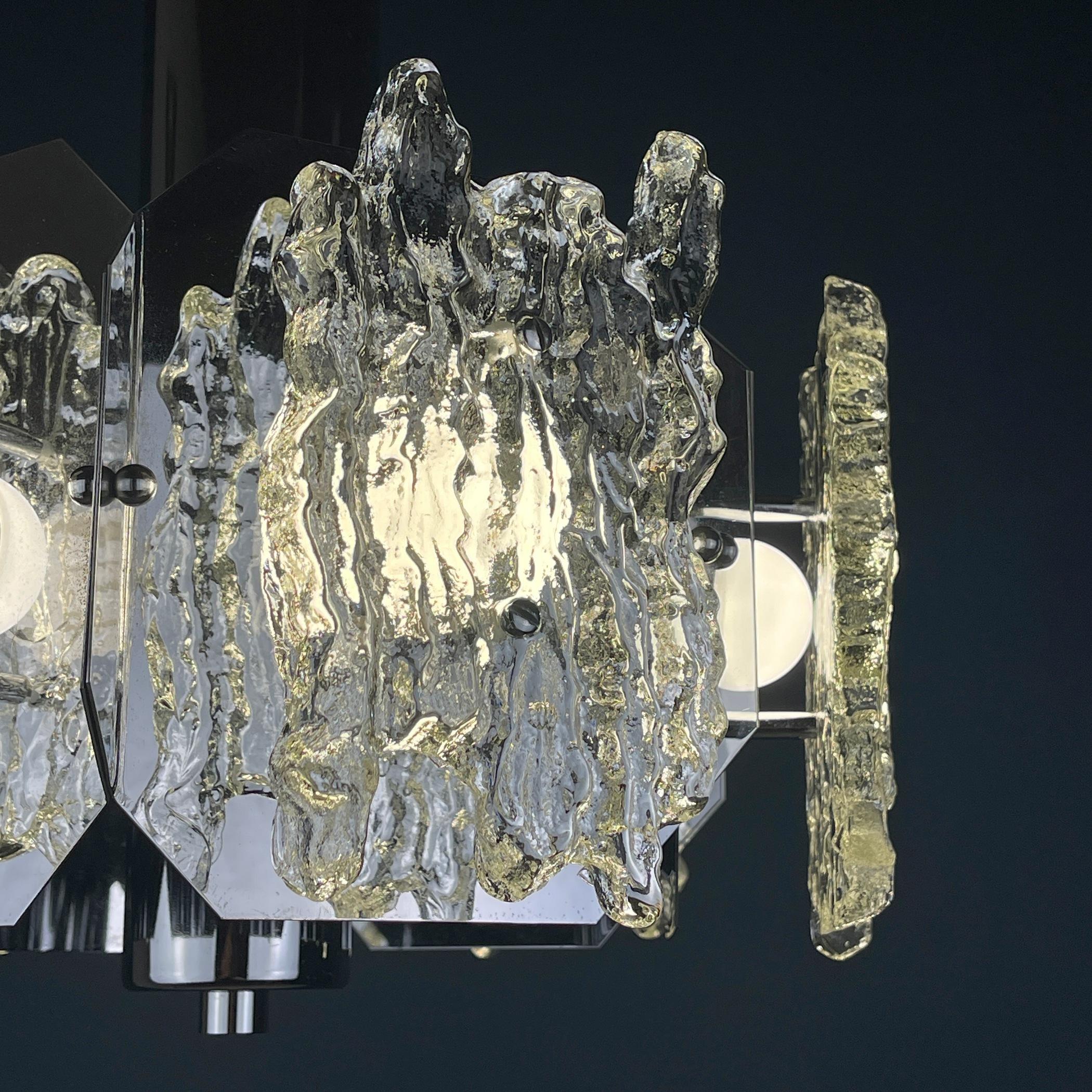 Mid-century ice Murano glass chandelier Italy 1970s  In Good Condition For Sale In Miklavž Pri Taboru, SI