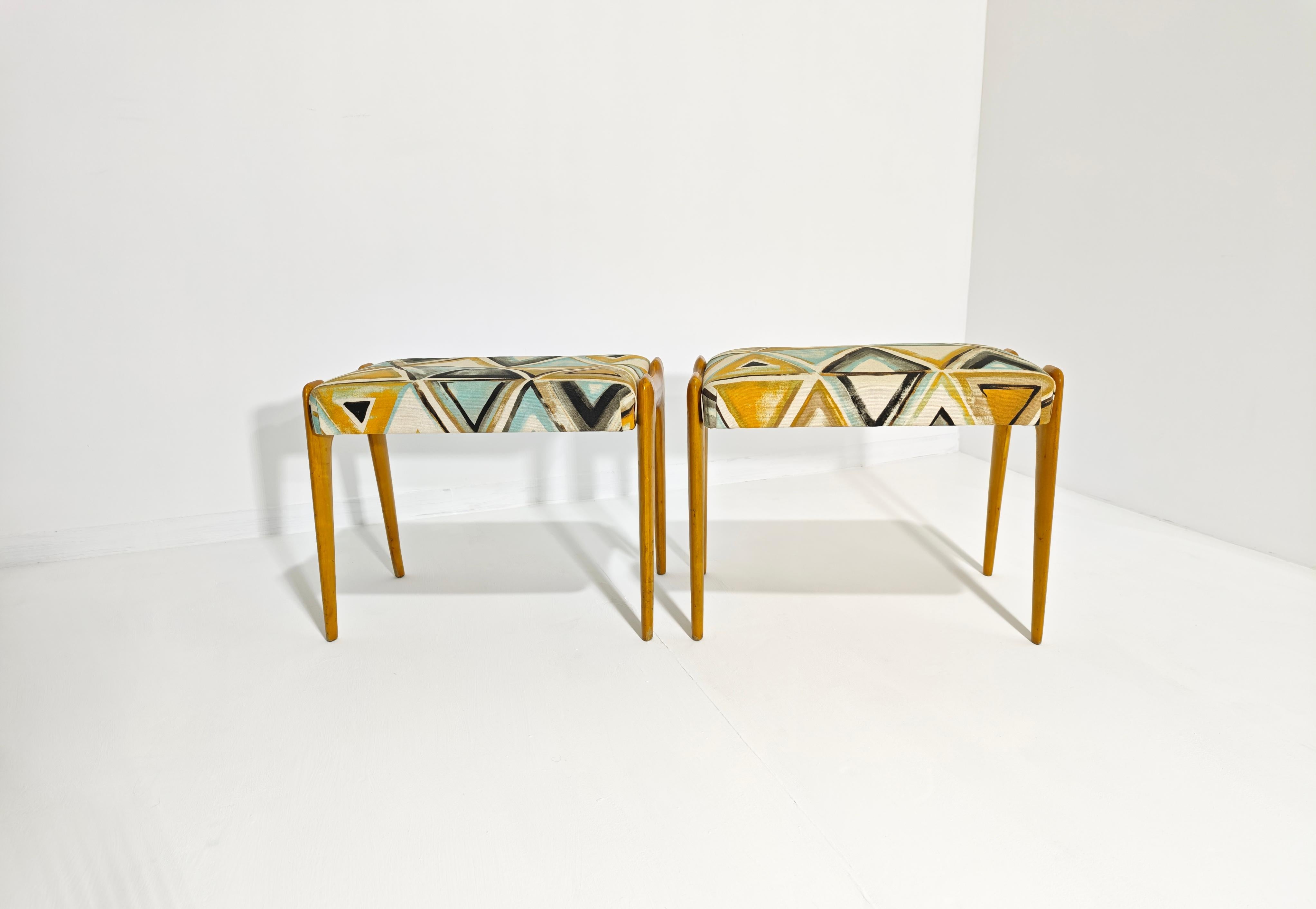 Mid-Century moderno Sgabelli di metà secolo Ico Parisi per Cantu' Italia Coppia di sgabelli in Wood Wood Italia anni '50 in vendita