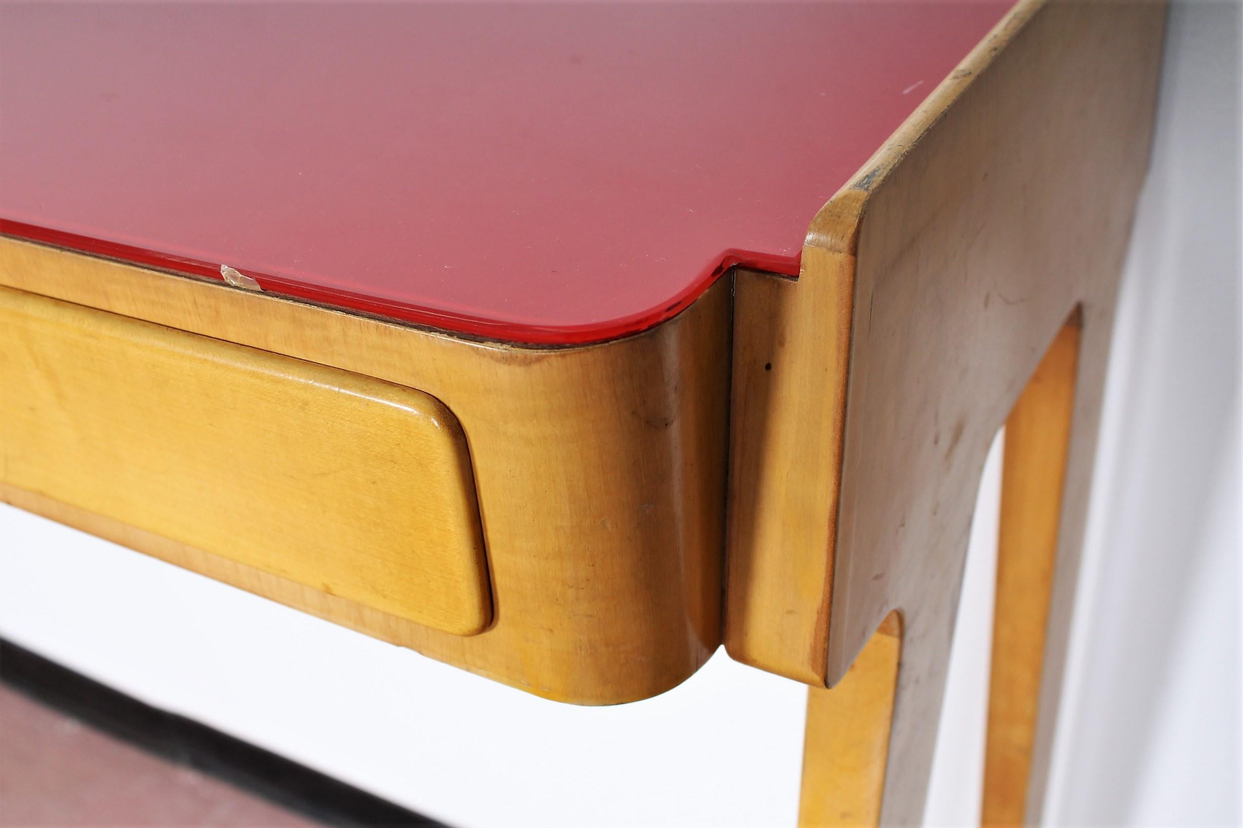 Brass Midcentury Ico Parisi Maple Wood Console with Red Glass, Italy, 1950s