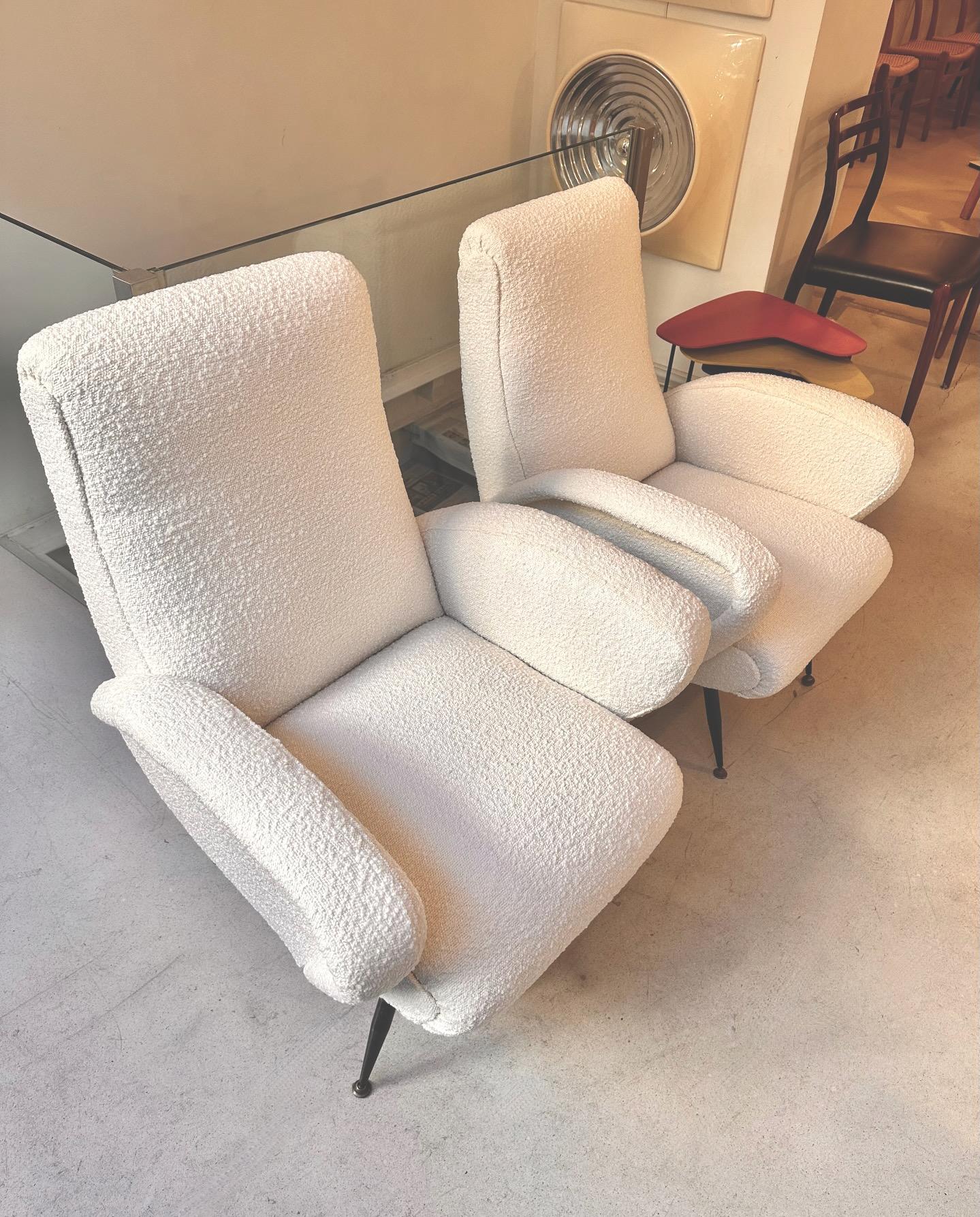 Mid-Century Ico Parisi  Pale White Armchairs.Italy 1960 In Good Condition For Sale In Madrid, ES