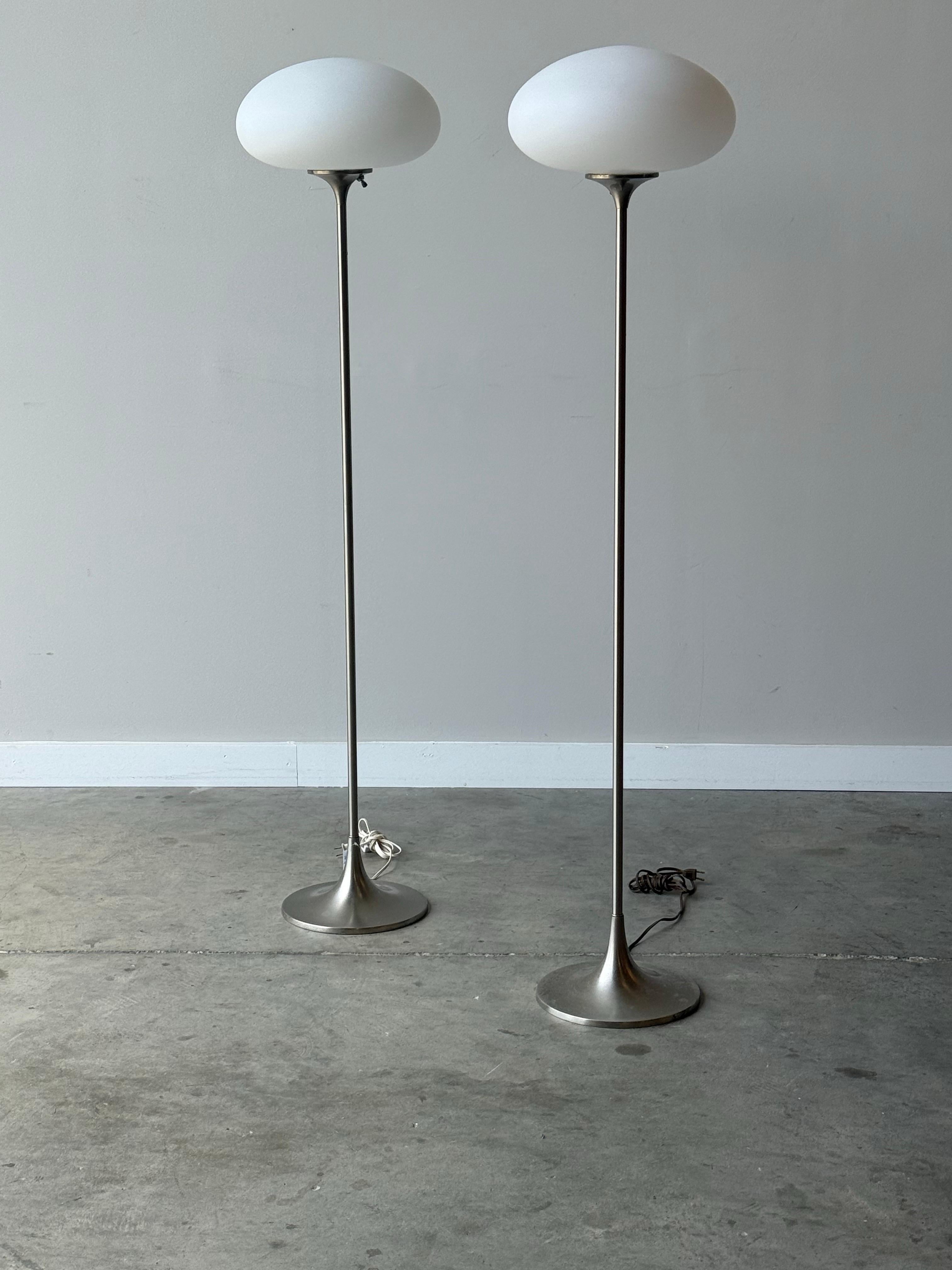 Mid-Century Iconic Mushroom Floor Lamp by Bill Curry for Laurel Lamp Co. For Sale 6