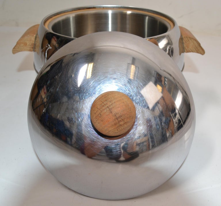 Mid Century Iconic Penguin Ice Bucket West Bend Aluminum Hot Cold